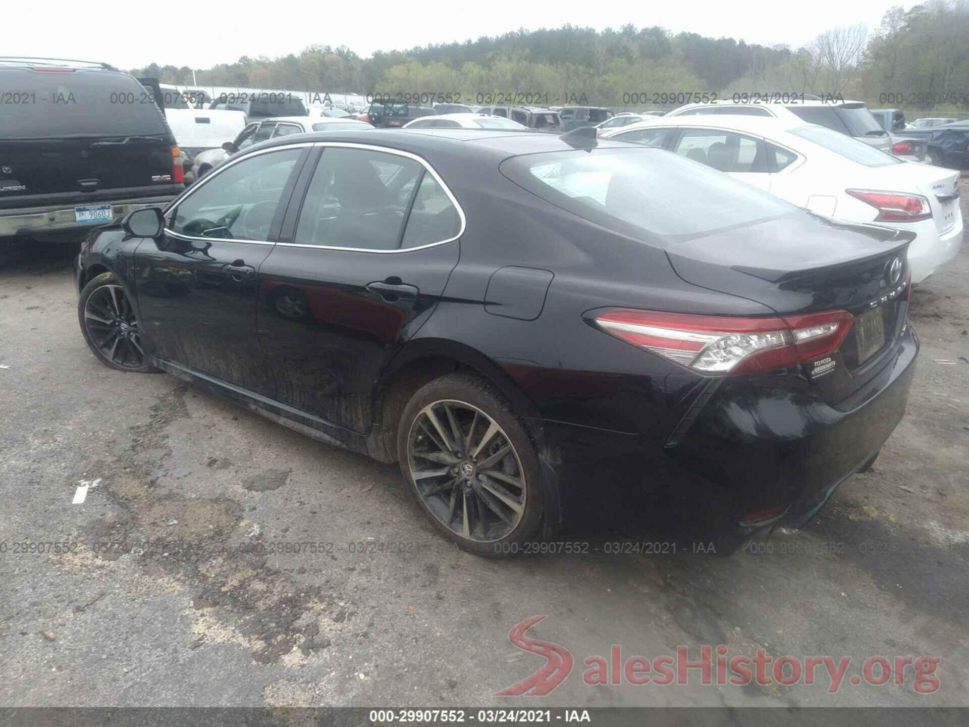 4T1B61HK1JU117367 2018 TOYOTA CAMRY