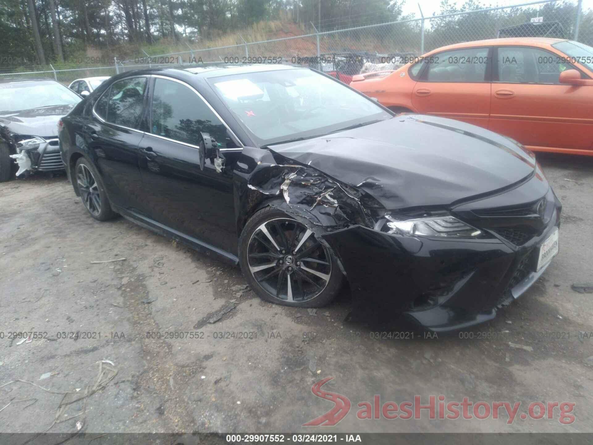 4T1B61HK1JU117367 2018 TOYOTA CAMRY