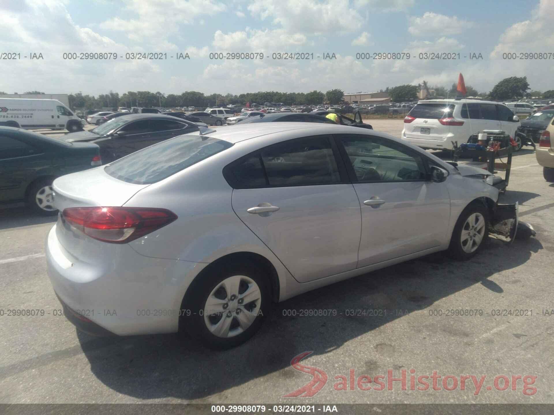 3KPFK4A72JE203276 2018 KIA FORTE