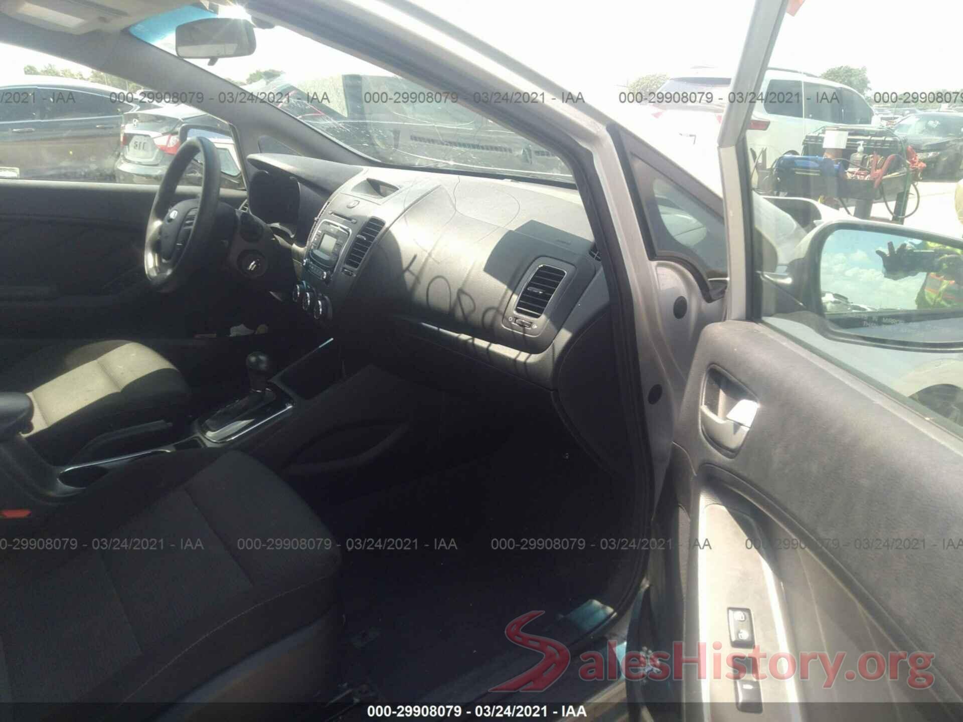 3KPFK4A72JE203276 2018 KIA FORTE