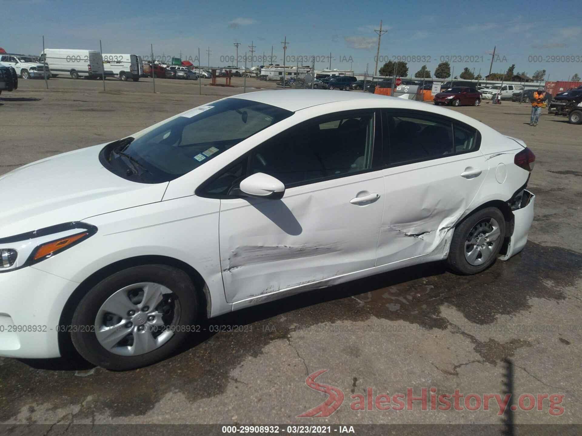 3KPFK4A72JE176693 2018 KIA FORTE