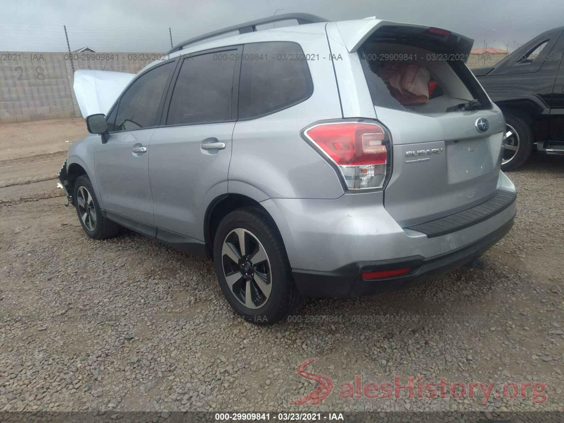 JF2SJAGC3JH429326 2018 SUBARU FORESTER