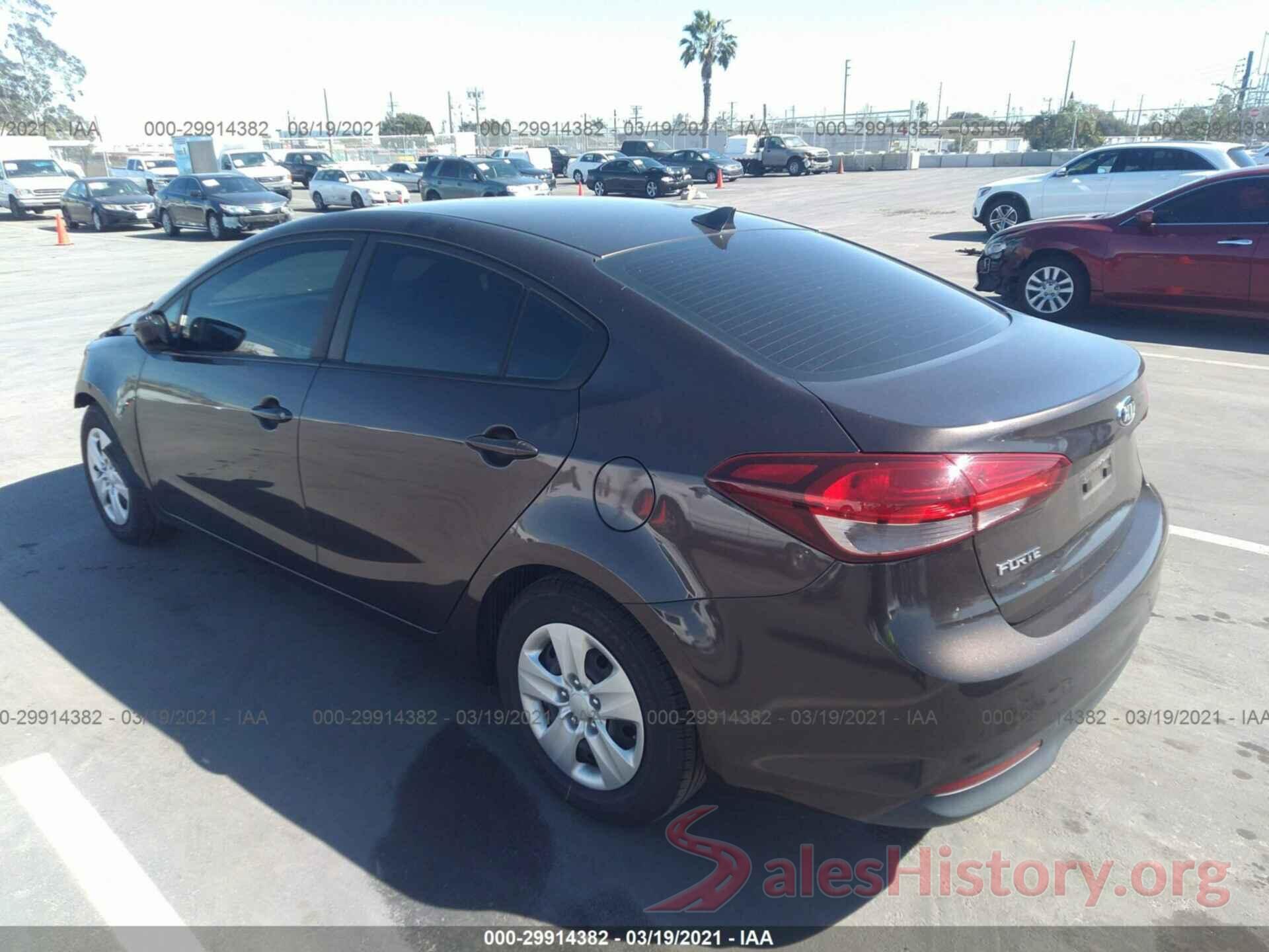 3KPFK4A74HE111550 2017 KIA FORTE