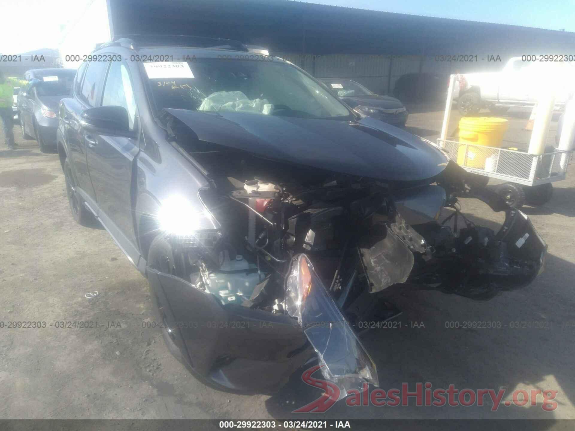 2T3RFREV5JW827214 2018 TOYOTA RAV4