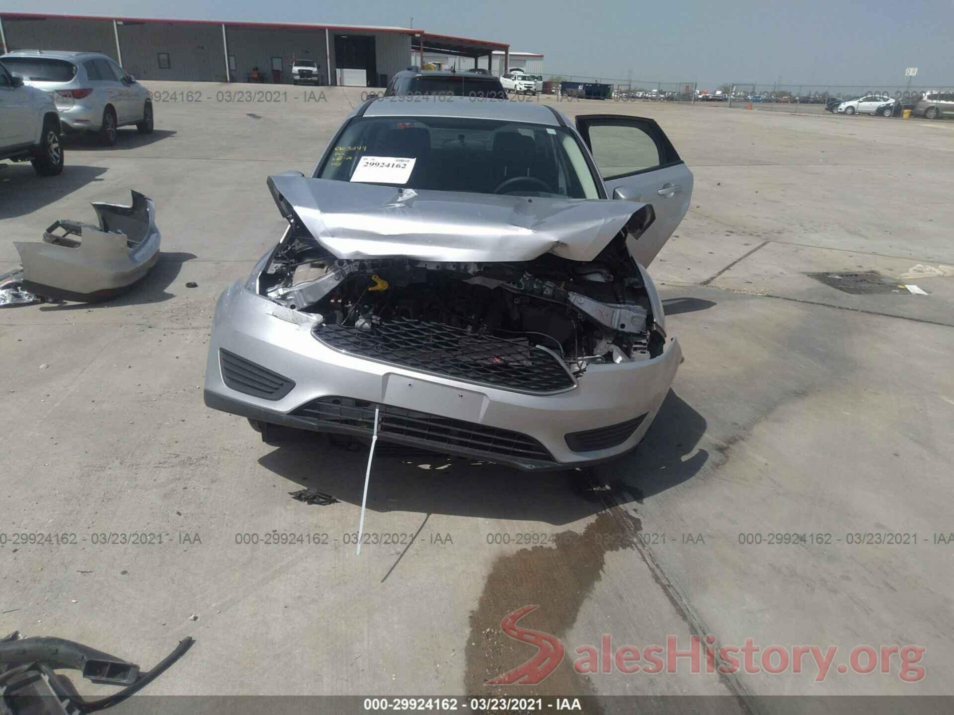 1FADP3F22JL240082 2018 FORD FOCUS