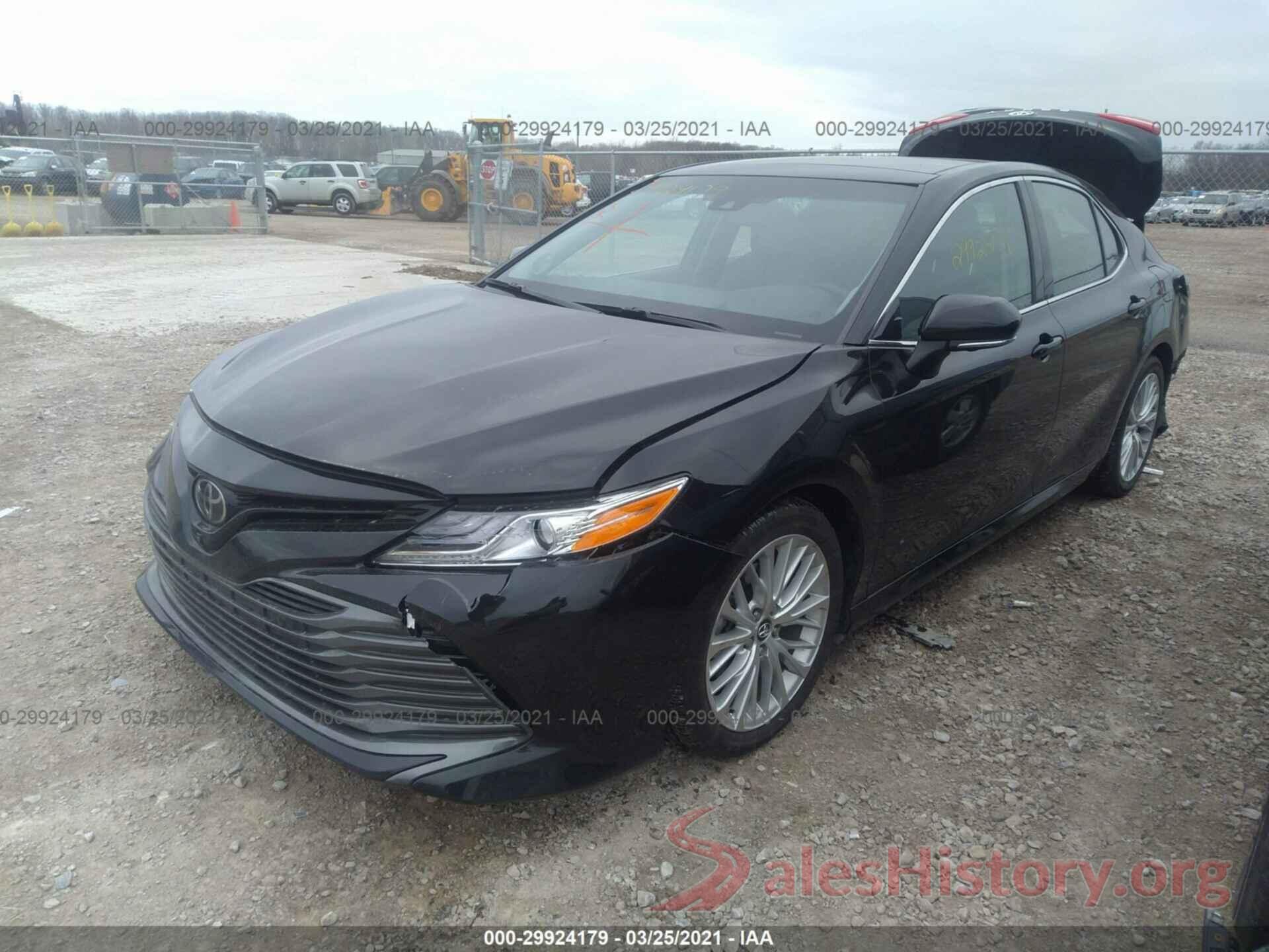 4T1B11HK1JU057704 2018 TOYOTA CAMRY