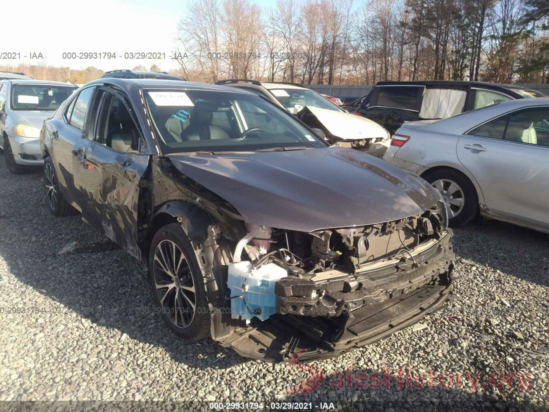 4T1B11HK1JU058562 2018 TOYOTA CAMRY