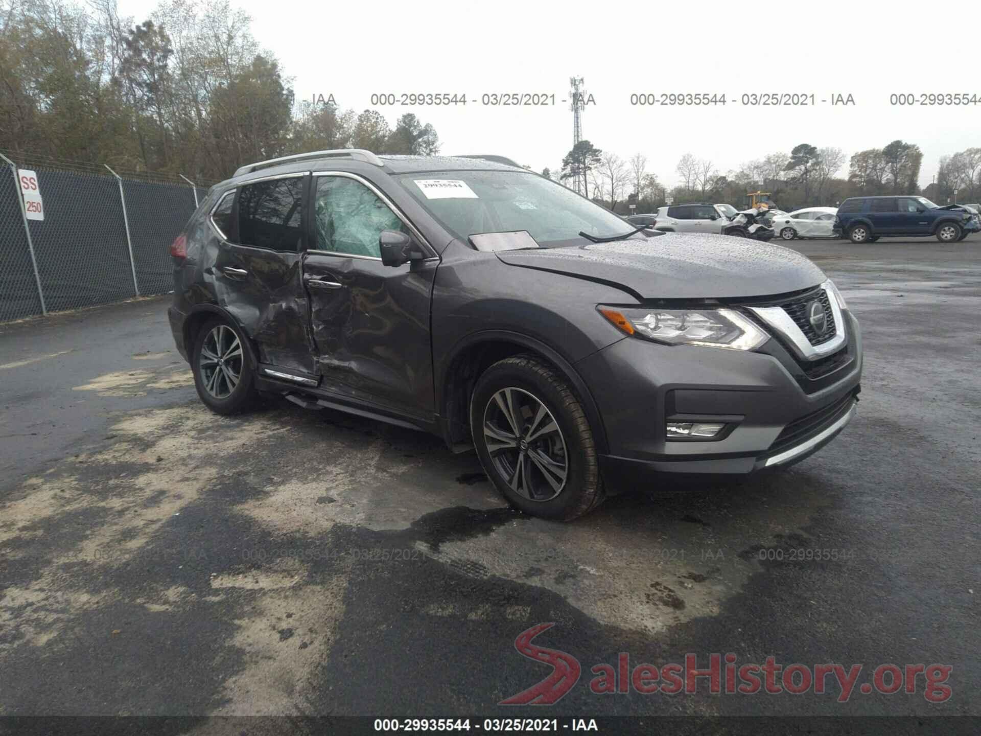 5N1AT2MT1JC821678 2018 NISSAN ROGUE