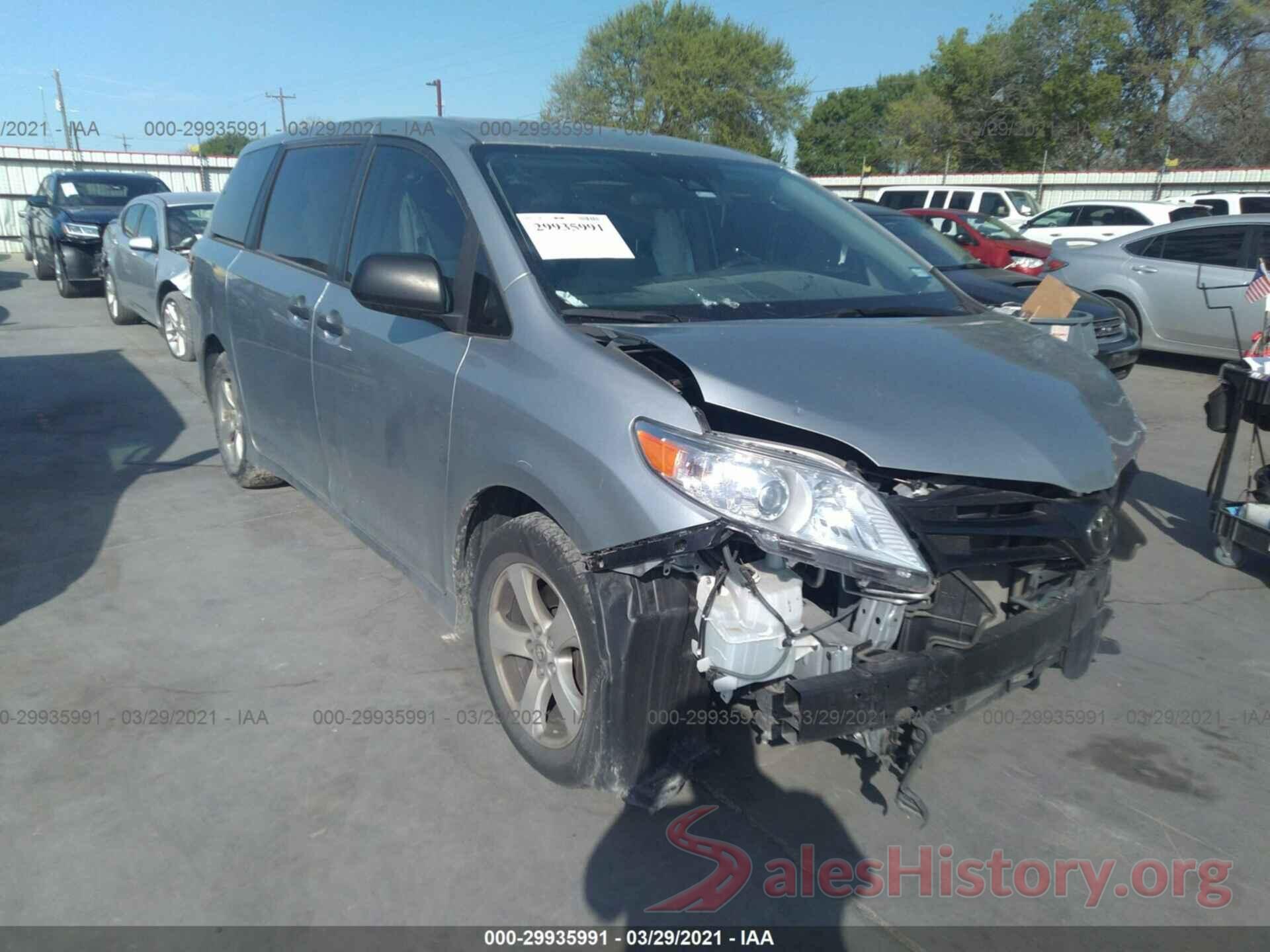 5TDZZ3DC9KS985613 2019 TOYOTA SIENNA