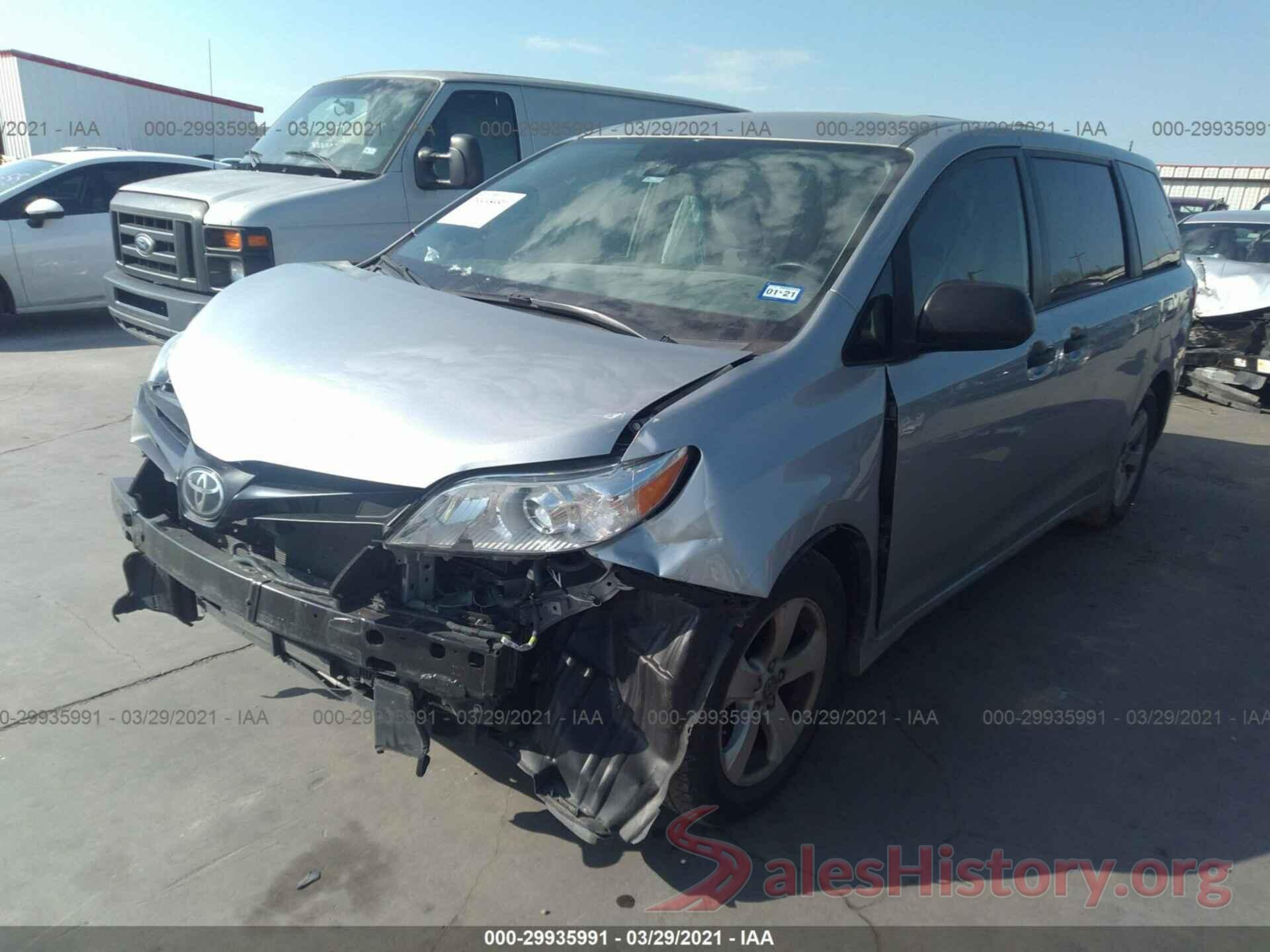 5TDZZ3DC9KS985613 2019 TOYOTA SIENNA