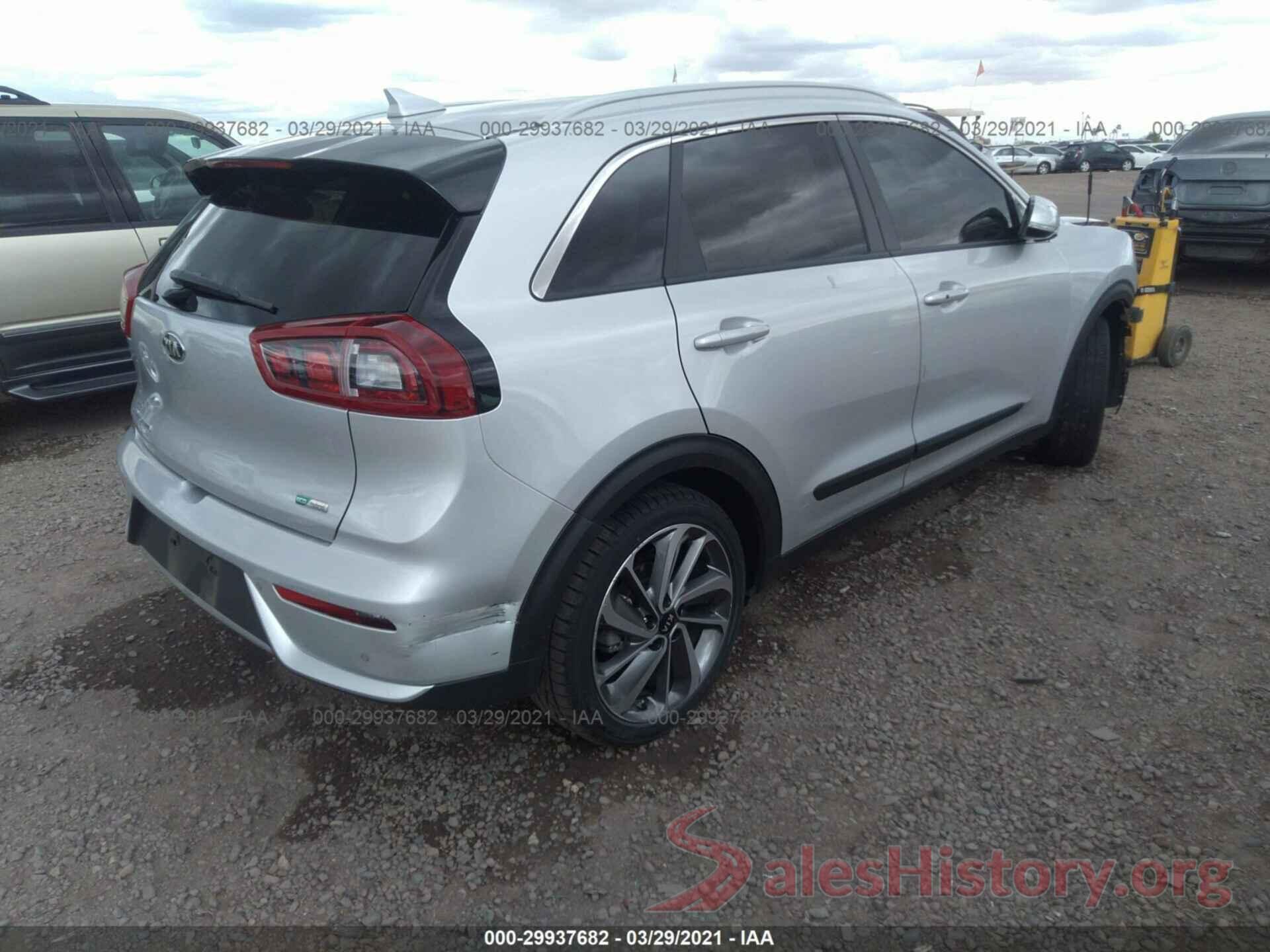 KNDCE3LC8H5082466 2017 KIA NIRO