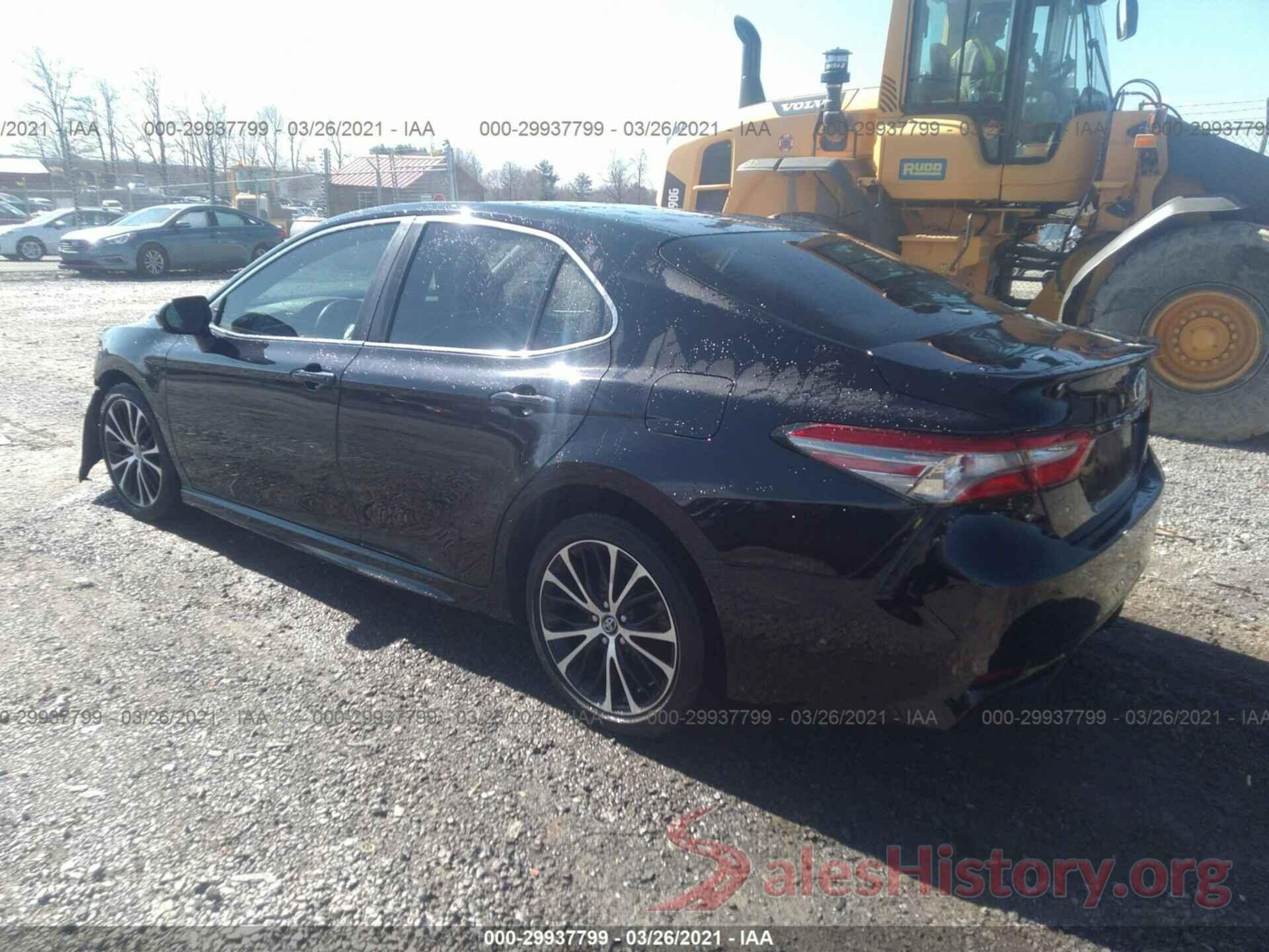 4T1B11HK5JU670134 2018 TOYOTA CAMRY