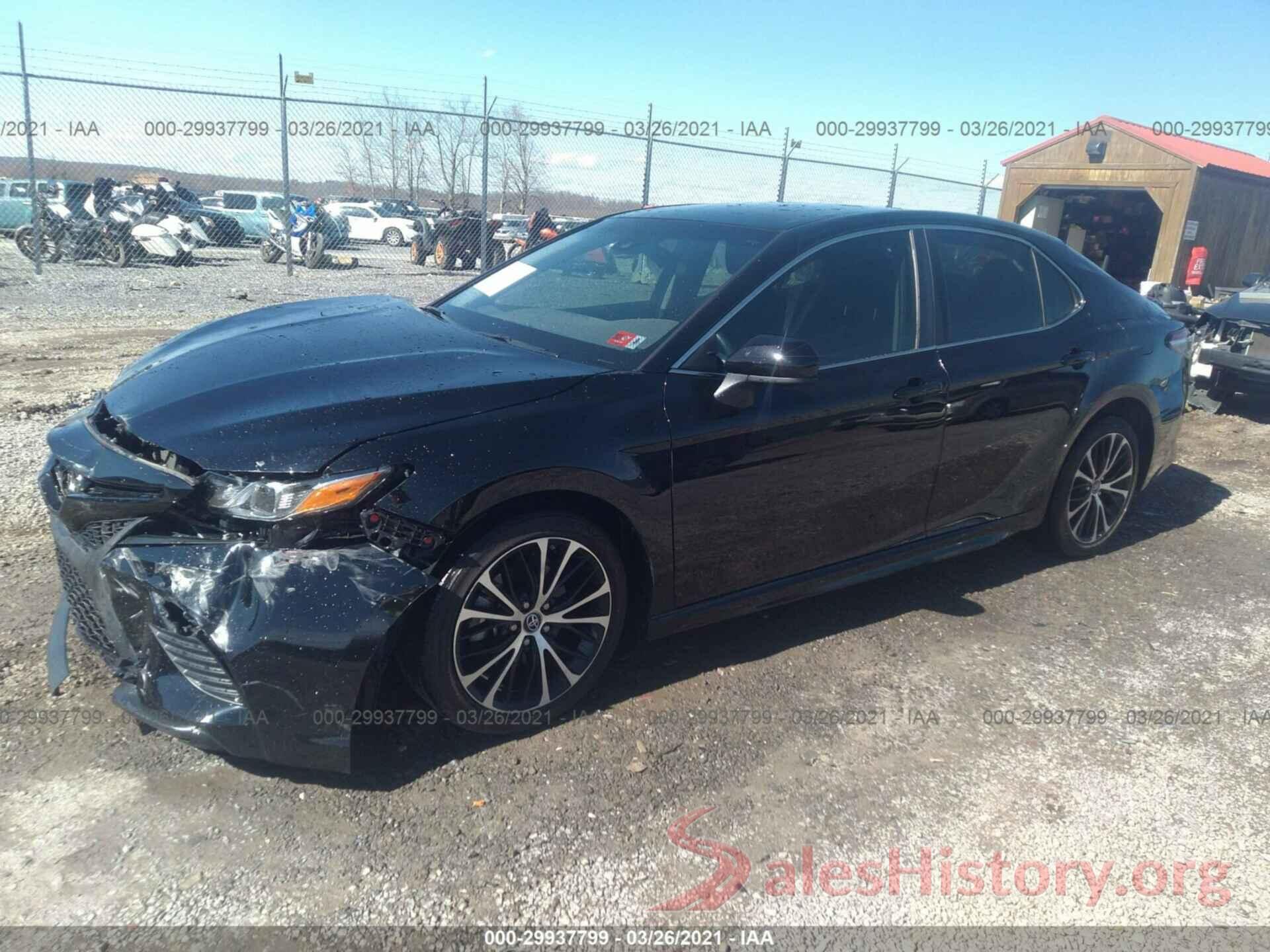 4T1B11HK5JU670134 2018 TOYOTA CAMRY