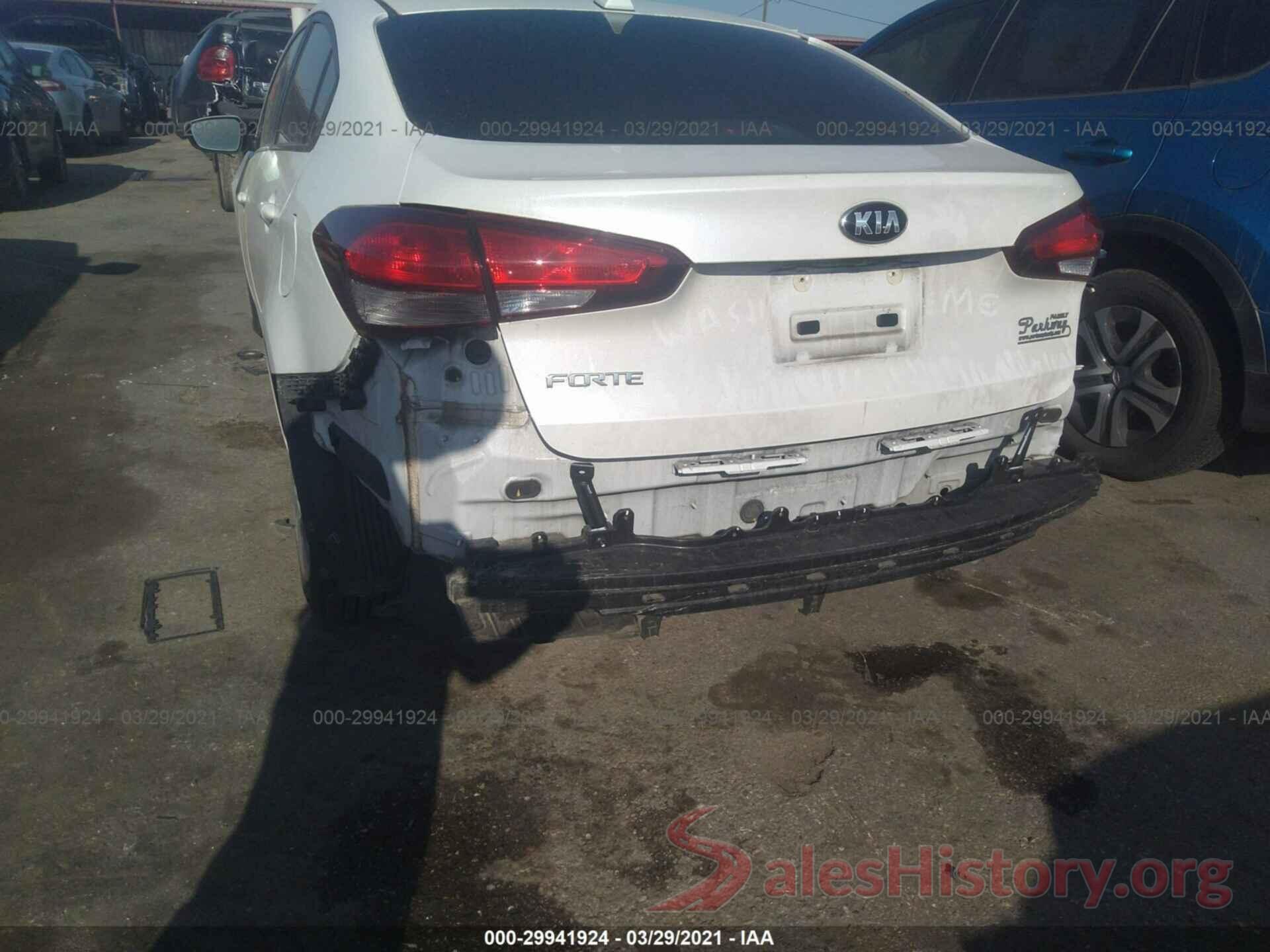 3KPFL4A77JE176041 2018 KIA FORTE