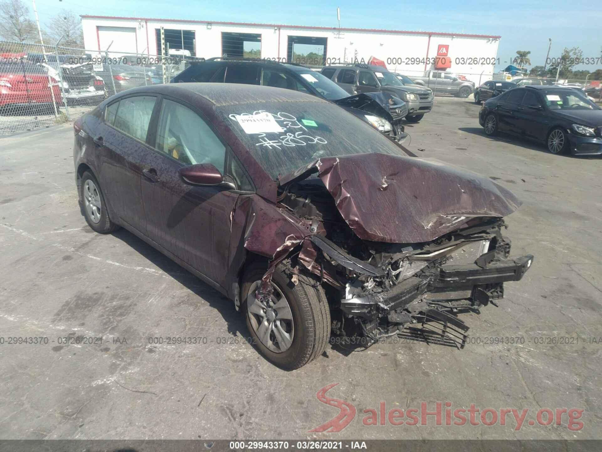 3KPFK4A76HE135378 2017 KIA FORTE