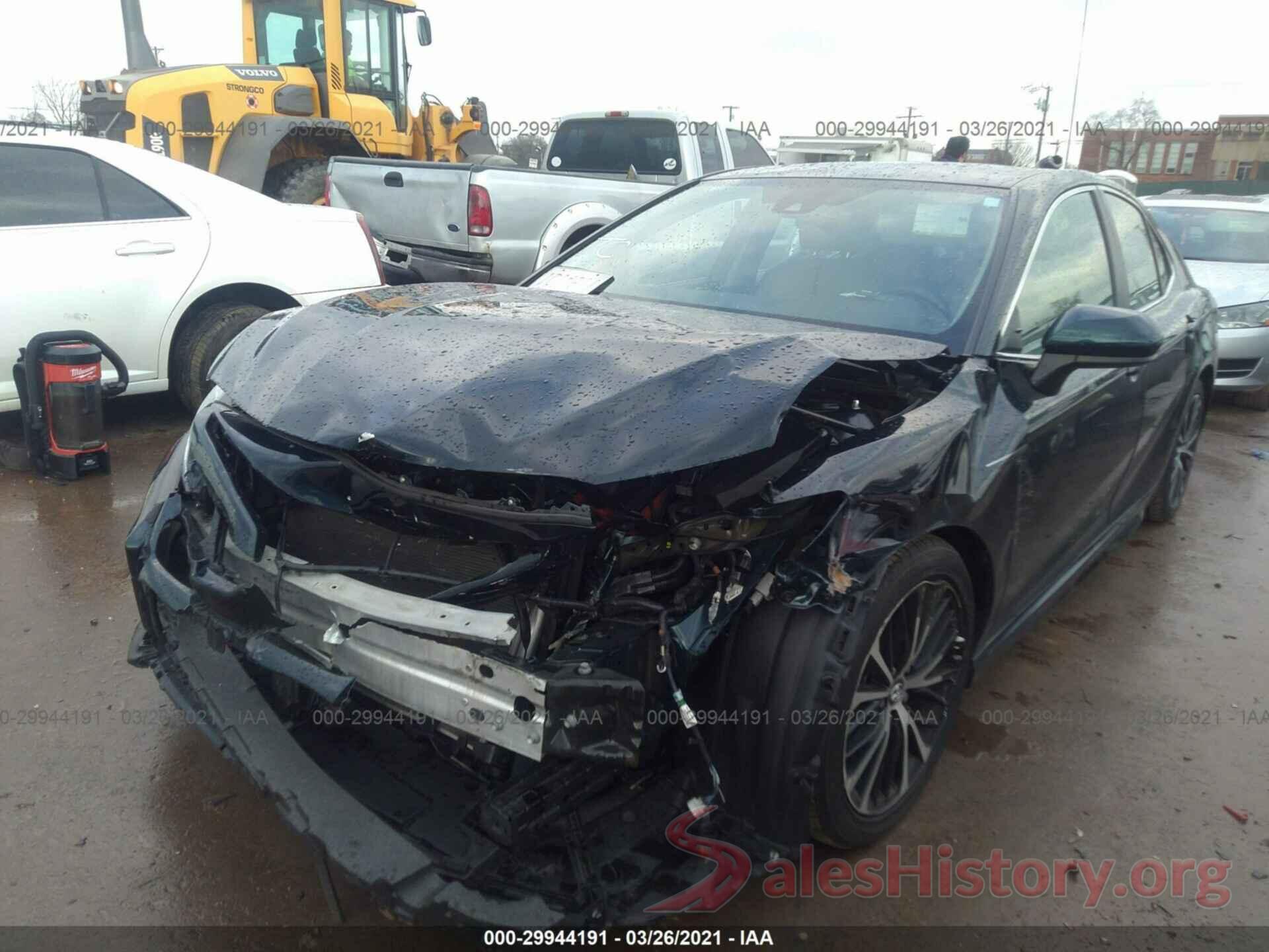 4T1B11HK2KU266824 2019 TOYOTA CAMRY