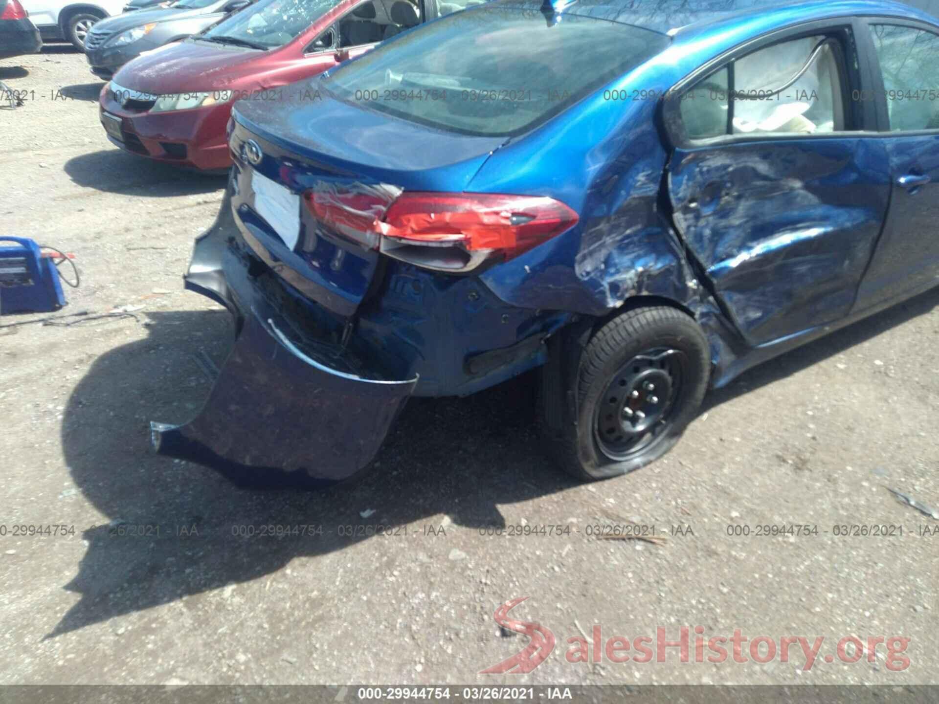 3KPFK4A7XHE141586 2017 KIA FORTE