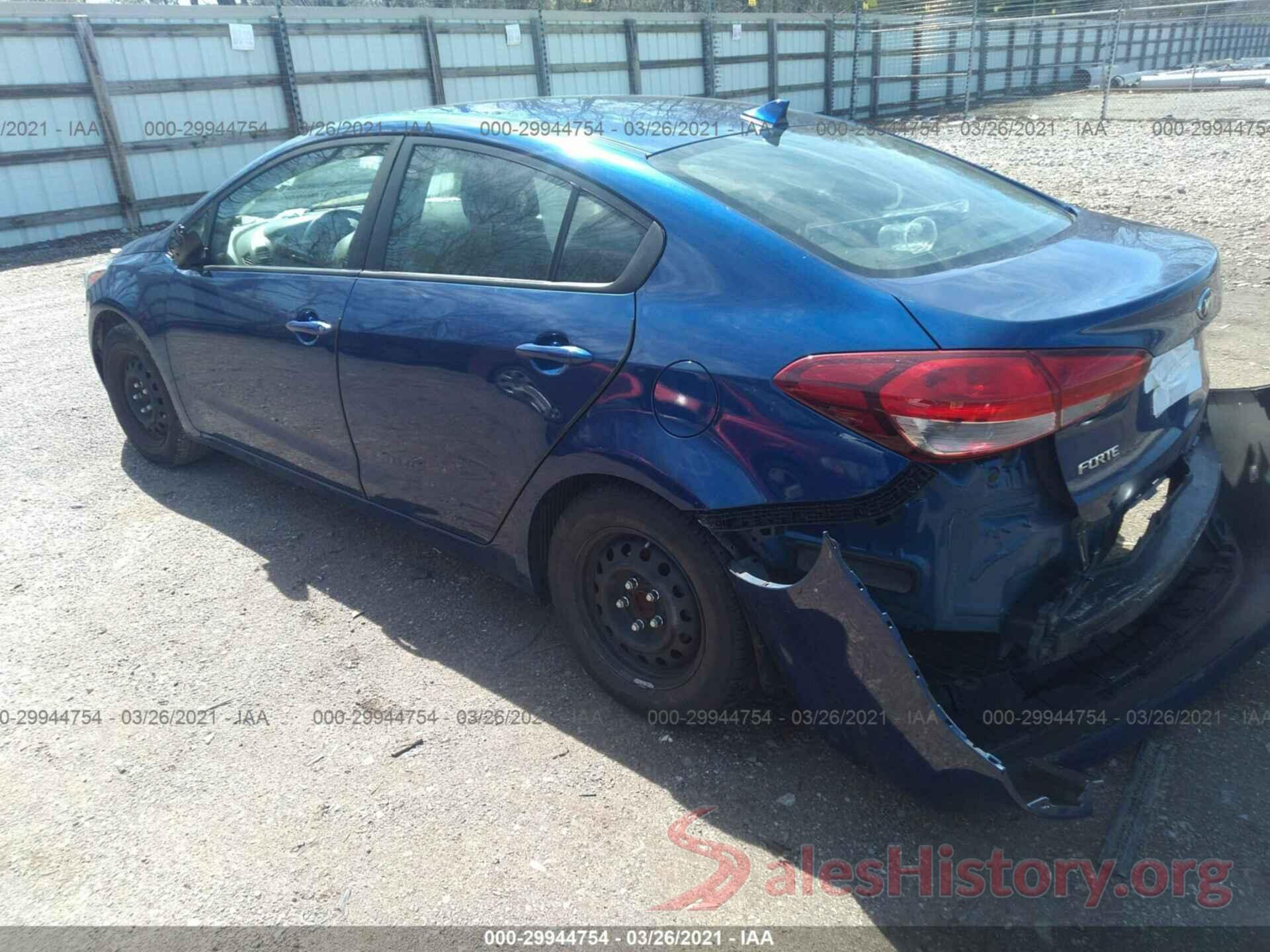 3KPFK4A7XHE141586 2017 KIA FORTE