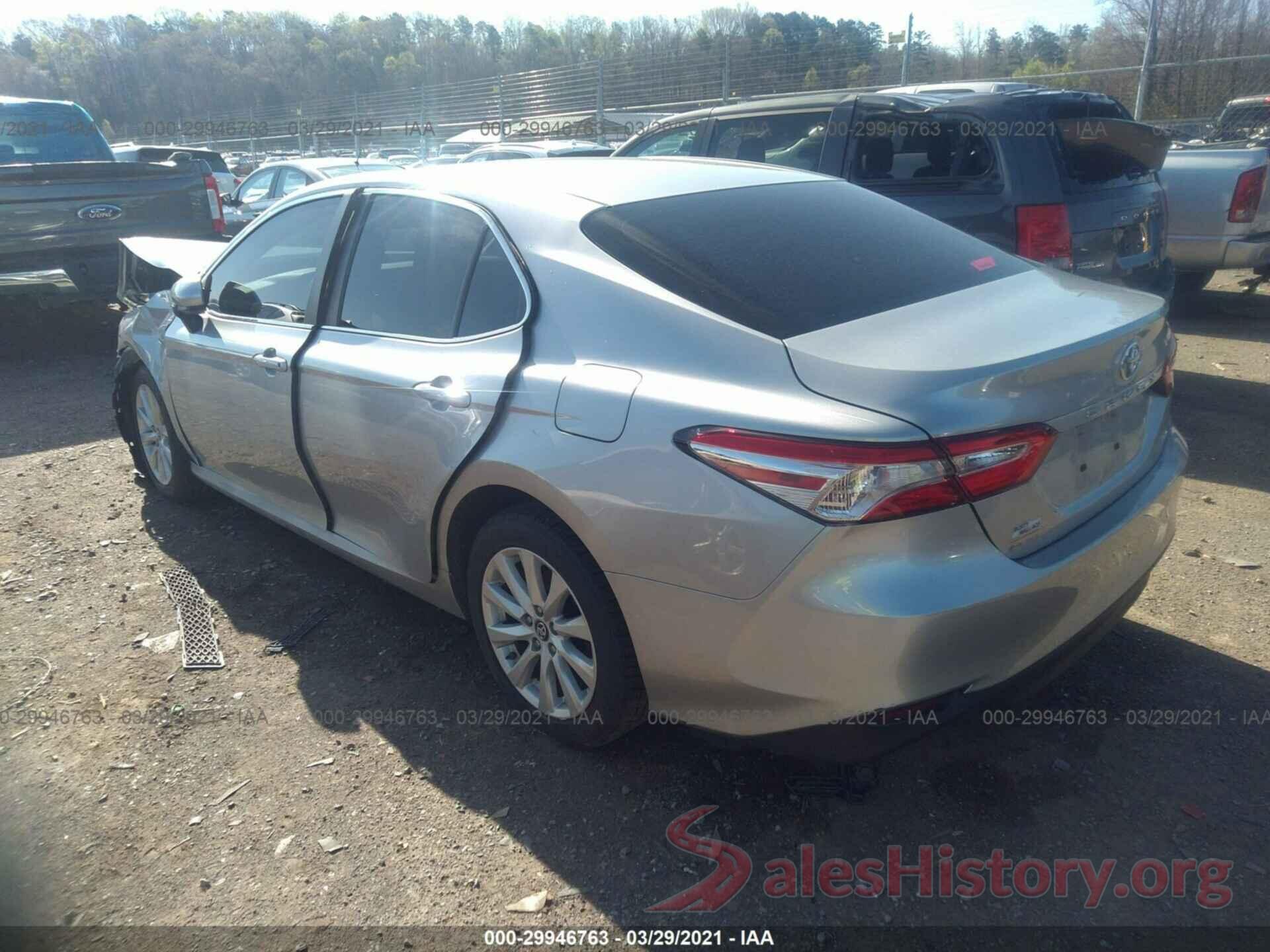 4T1B11HK8JU116117 2018 TOYOTA CAMRY