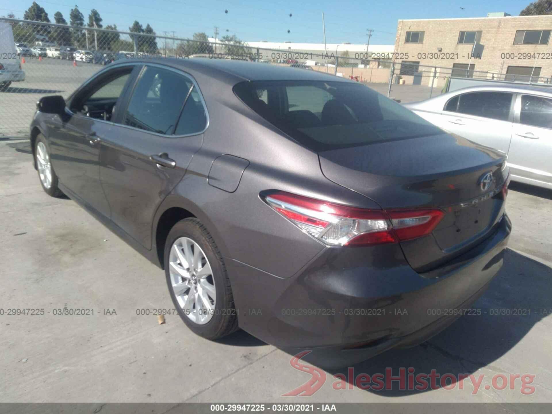 4T1B11HKXJU512663 2018 TOYOTA CAMRY