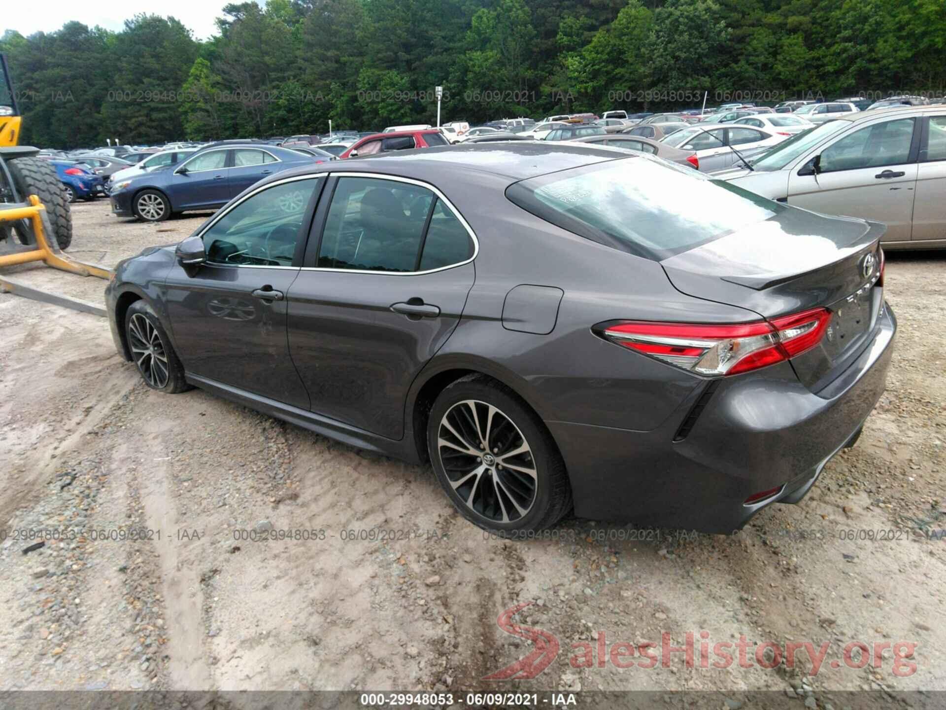 4T1B11HK2JU528534 2018 TOYOTA CAMRY