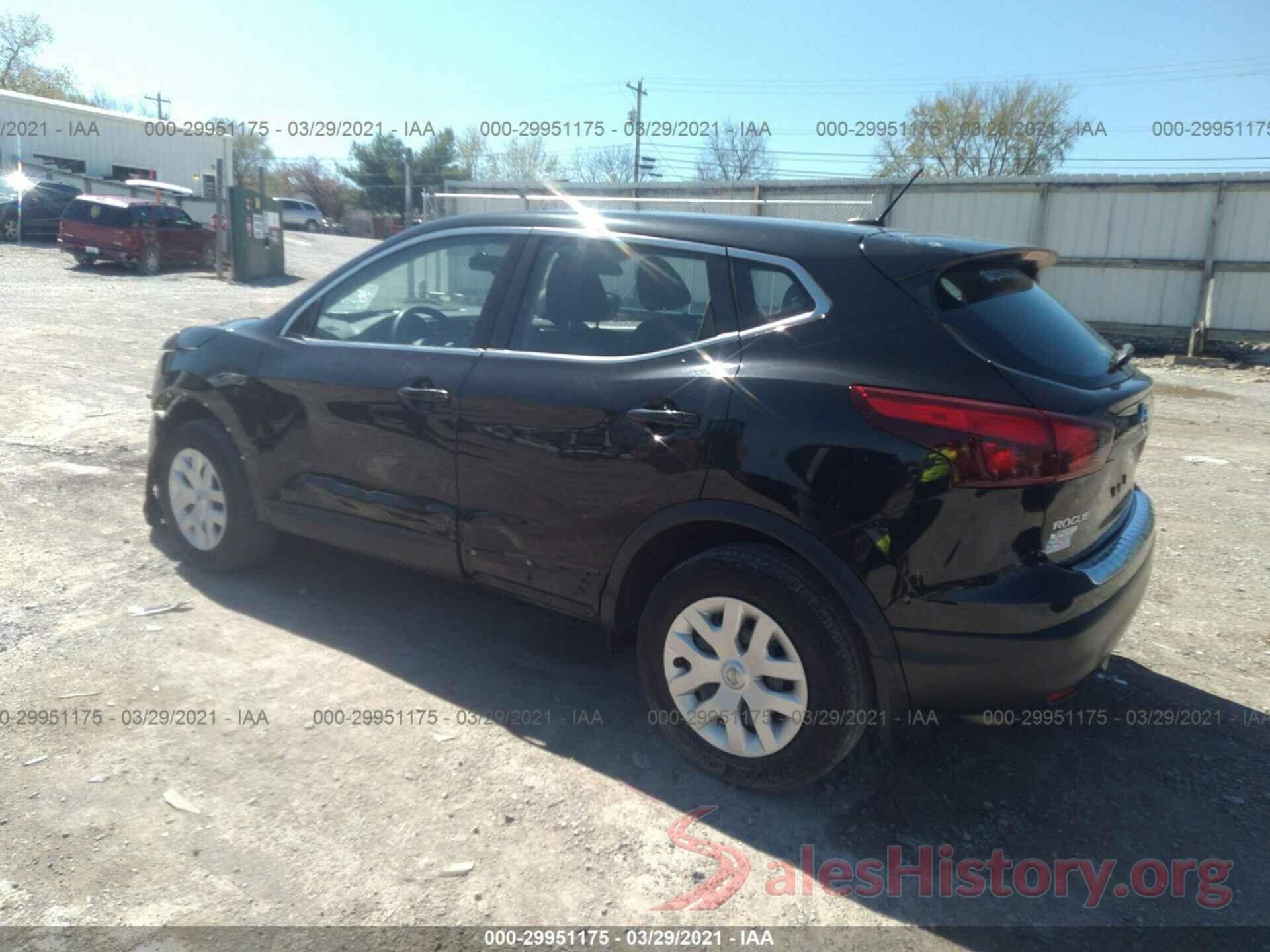 JN1BJ1CP1JW105037 2018 NISSAN ROGUE SPORT