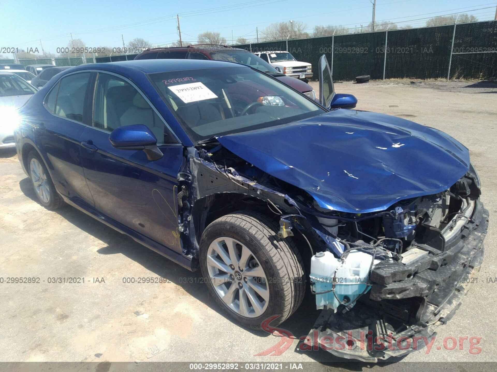 4T1B11HKXJU662806 2018 TOYOTA CAMRY