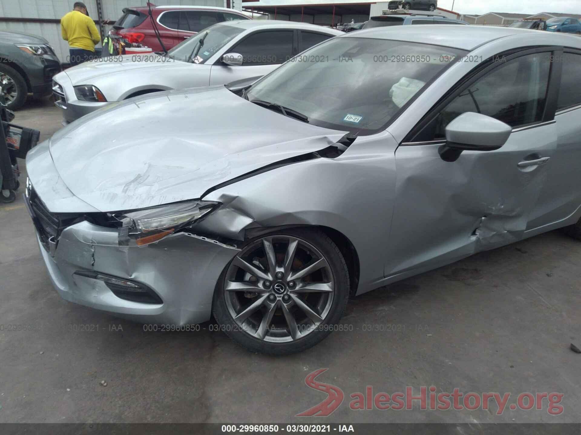 3MZBN1V32JM228211 2018 MAZDA MAZDA3 4-DOOR