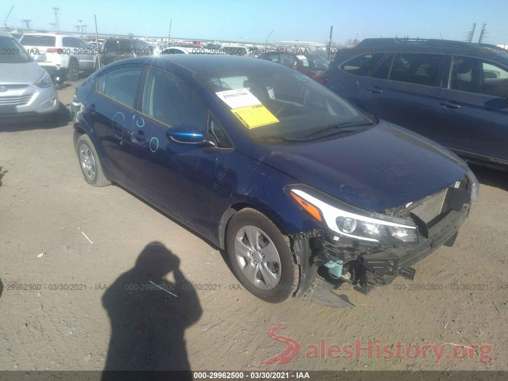 3KPFK4A72JE268158 2018 KIA FORTE