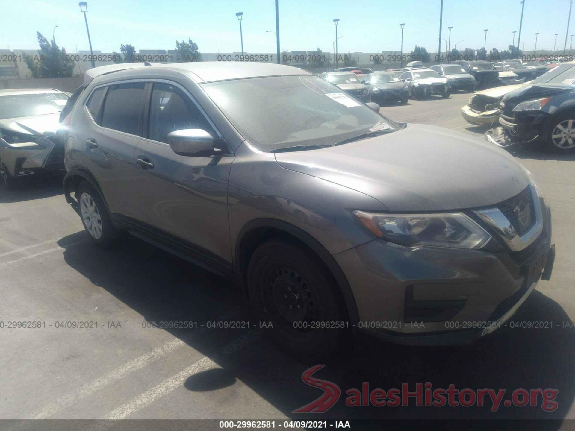 KNMAT2MT0HP579165 2017 NISSAN ROGUE