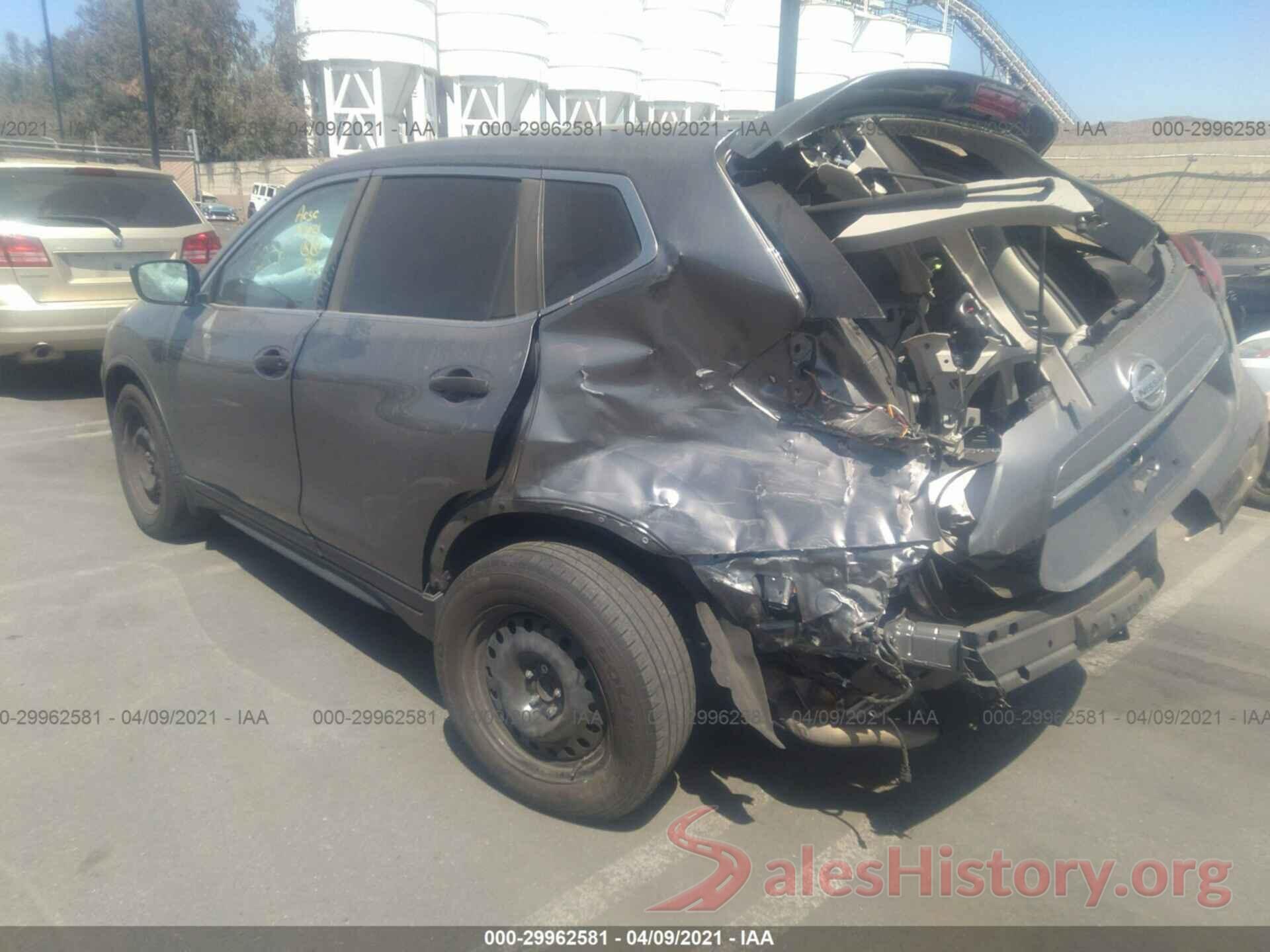 KNMAT2MT0HP579165 2017 NISSAN ROGUE