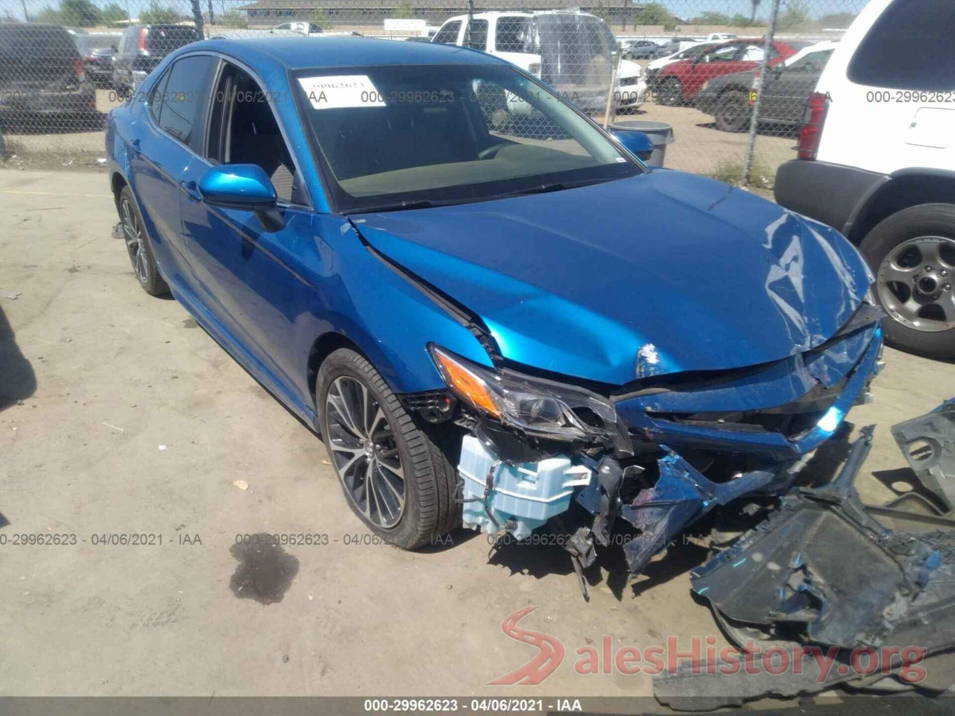 4T1B11HK7JU005798 2018 TOYOTA CAMRY