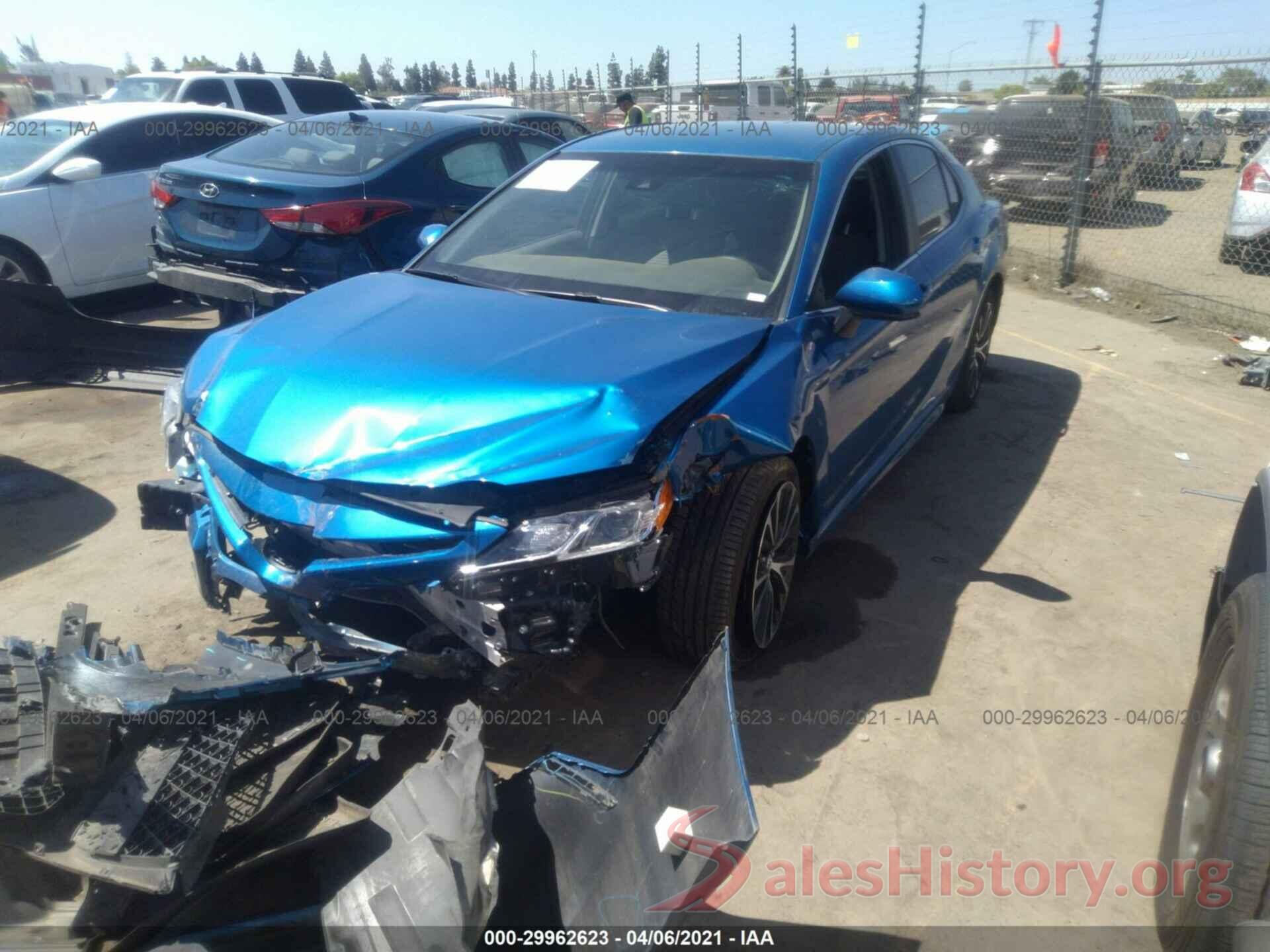 4T1B11HK7JU005798 2018 TOYOTA CAMRY