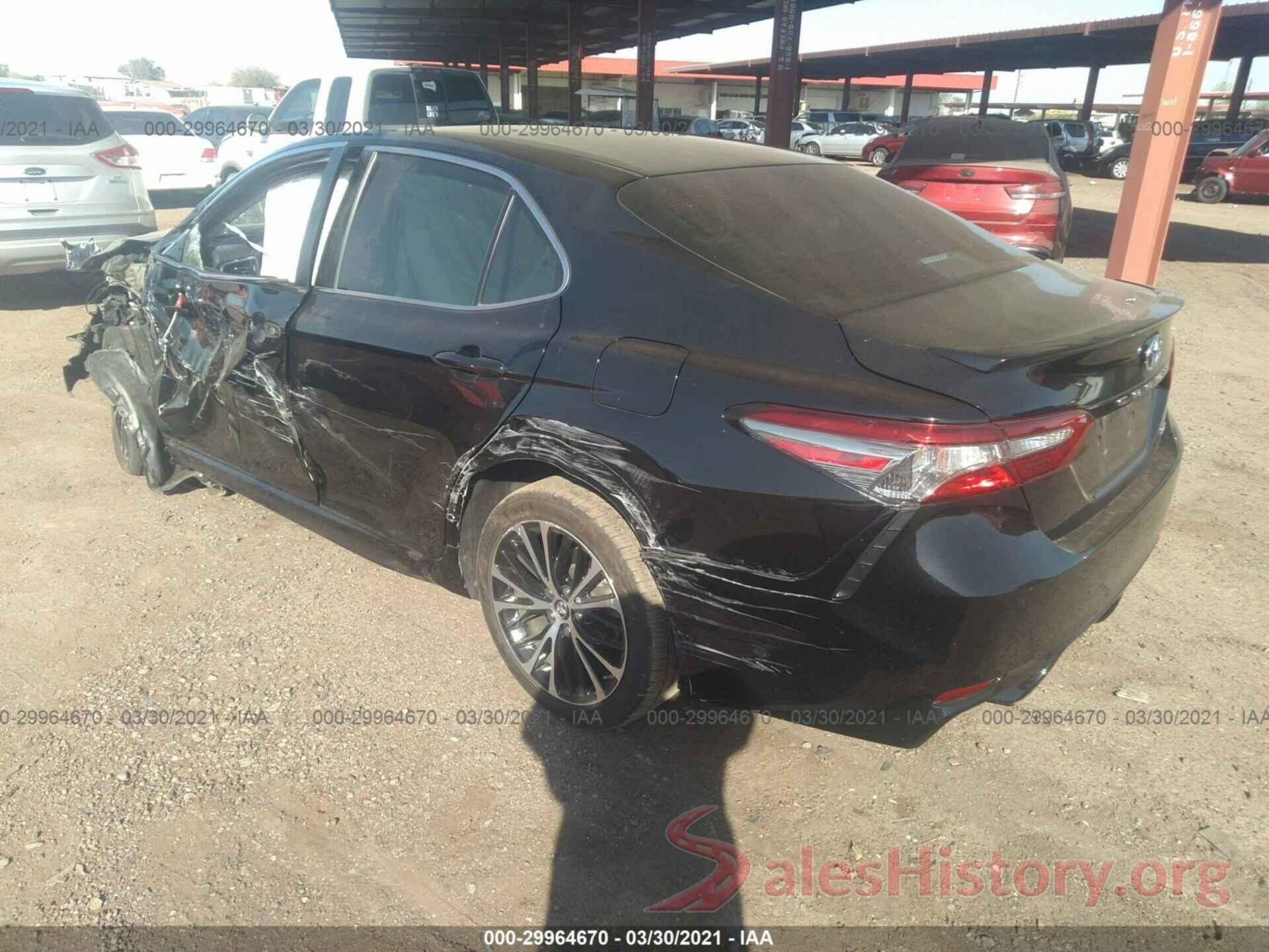 4T1B11HK8JU603415 2018 TOYOTA CAMRY