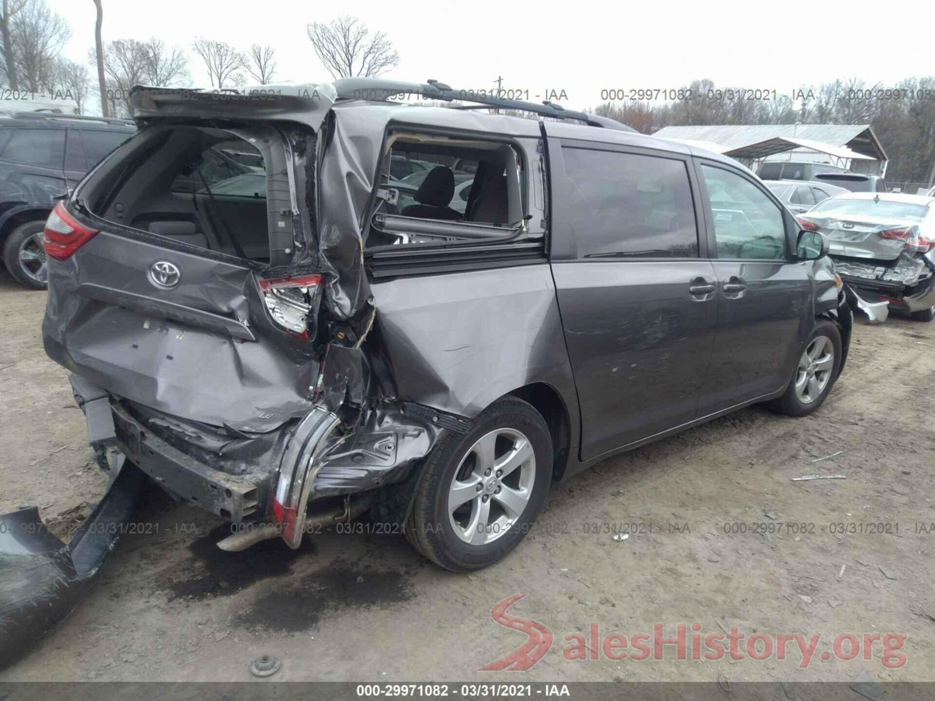 5TDKZ3DC1HS796898 2017 TOYOTA SIENNA