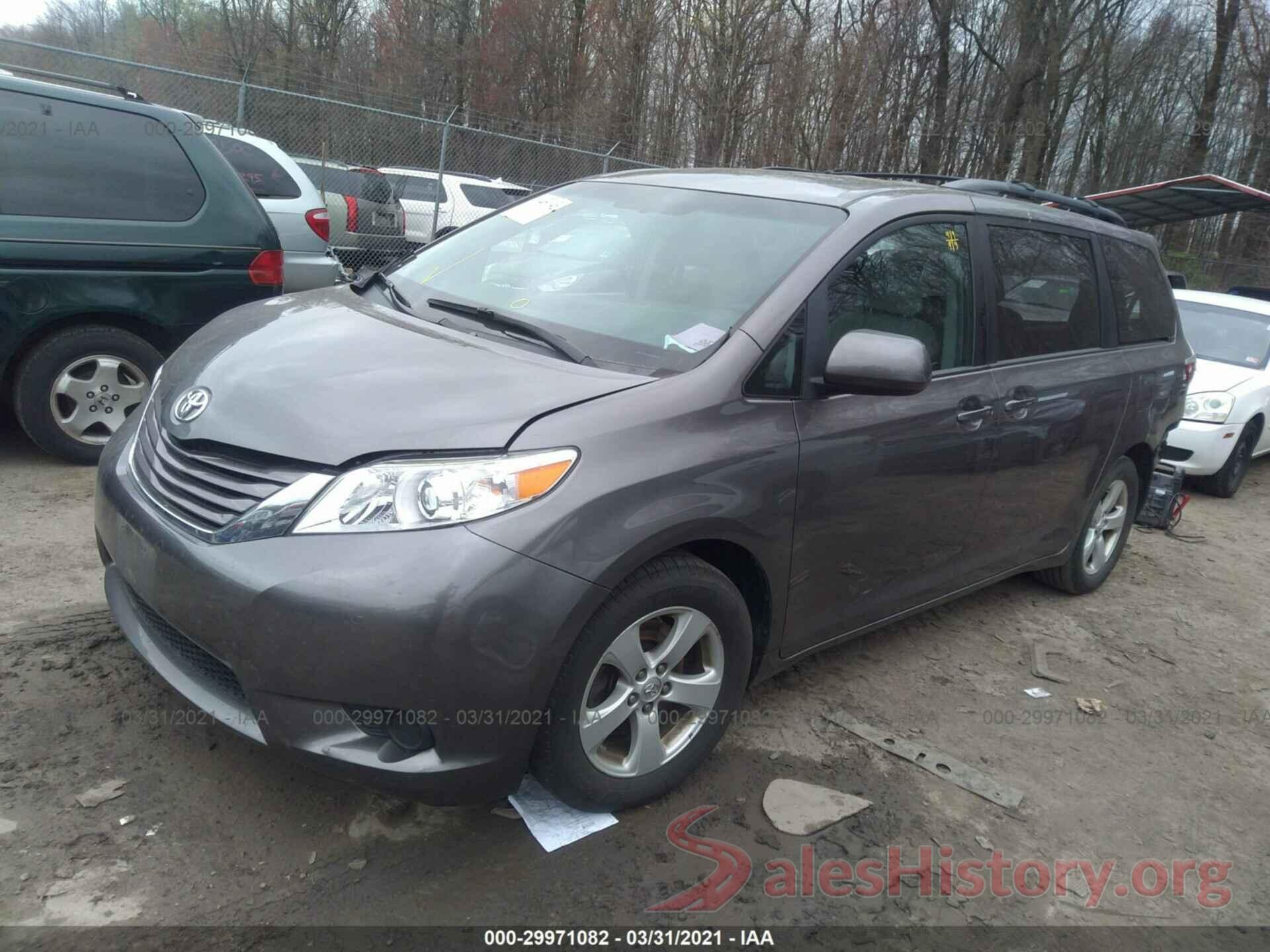 5TDKZ3DC1HS796898 2017 TOYOTA SIENNA