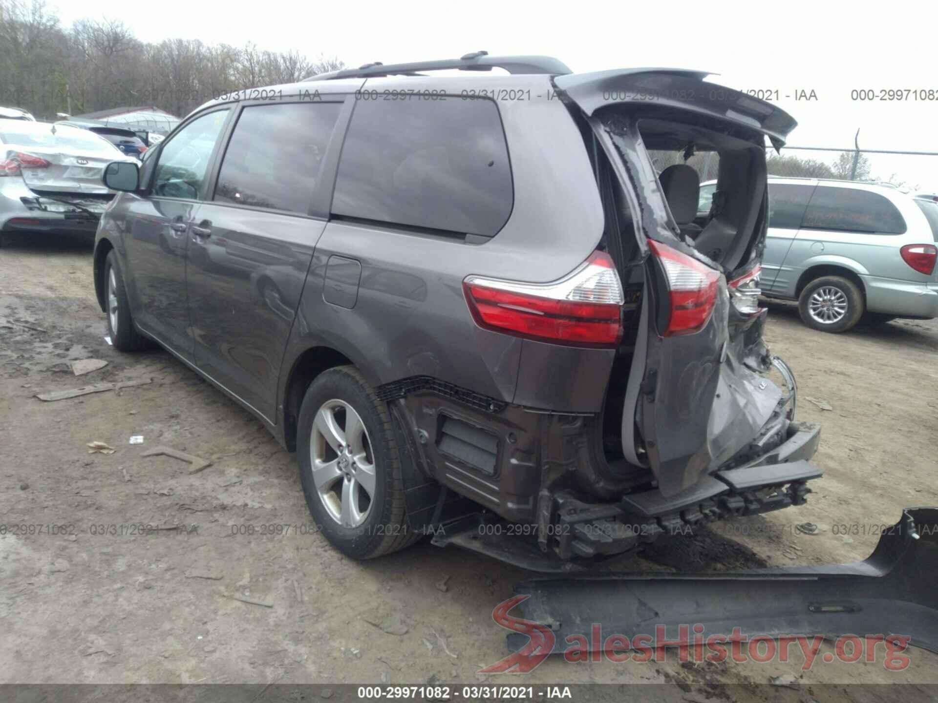 5TDKZ3DC1HS796898 2017 TOYOTA SIENNA