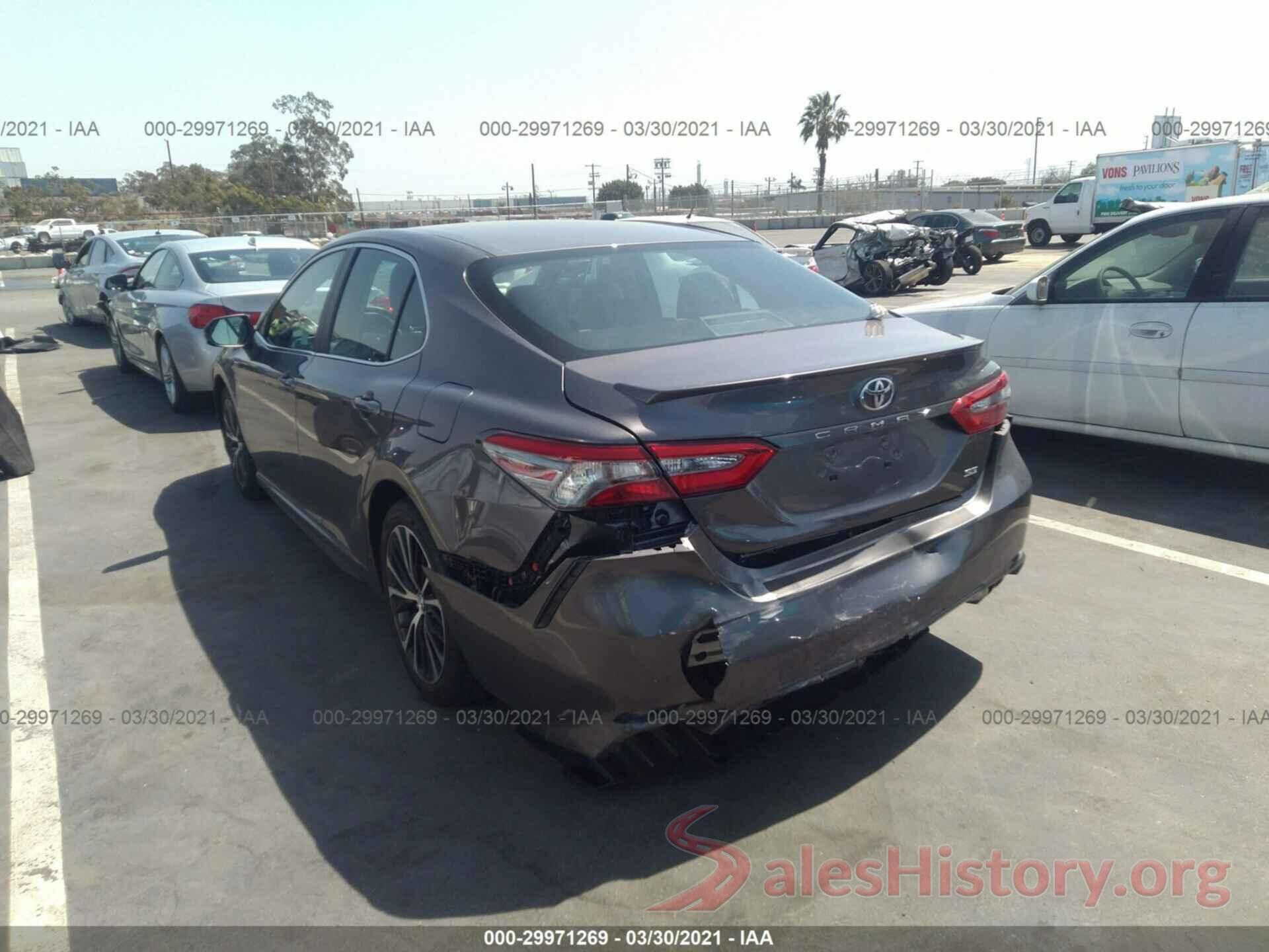 4T1B11HK1JU009748 2018 TOYOTA CAMRY