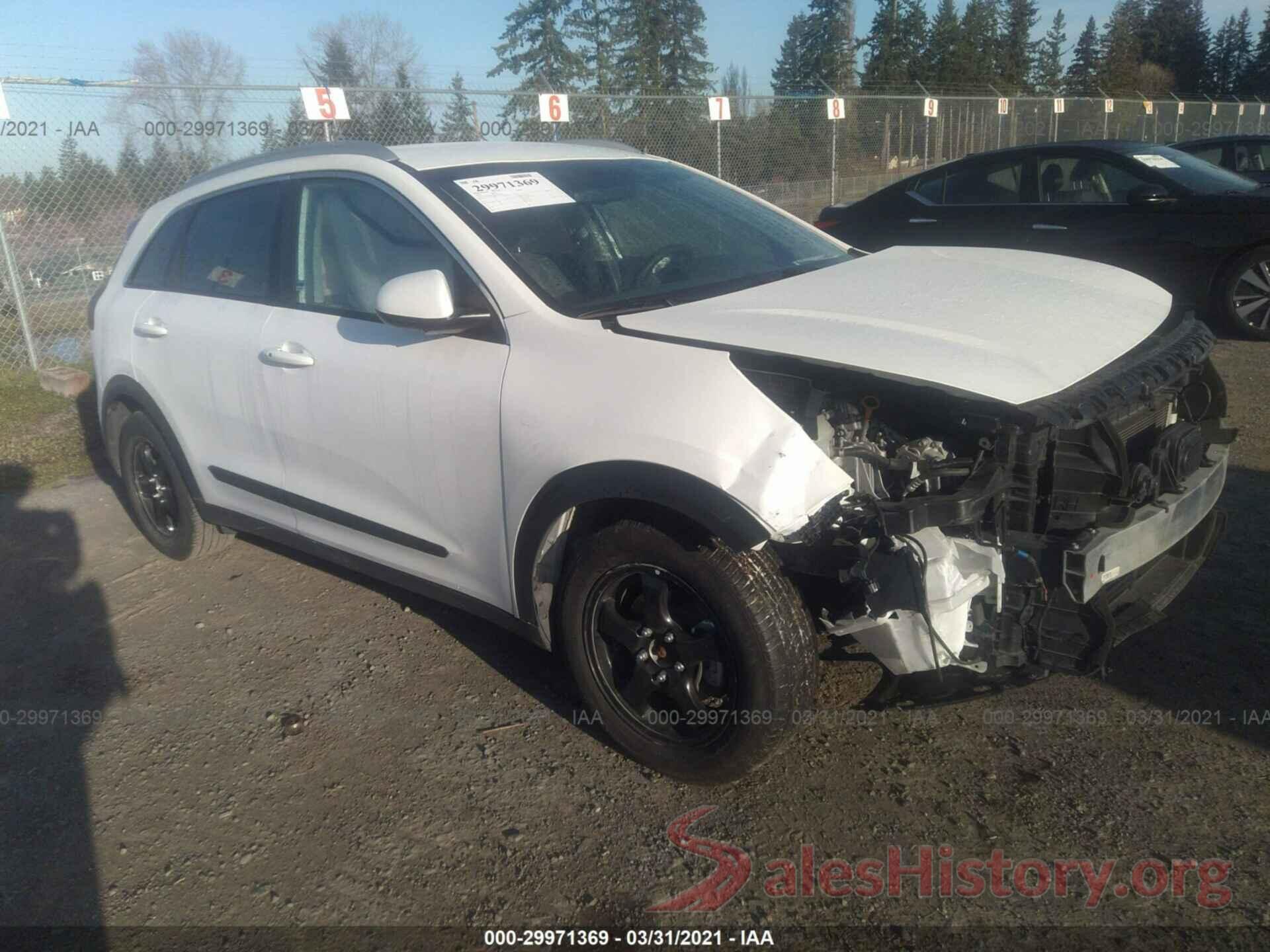 KNDCB3LCXK5242427 2019 KIA NIRO