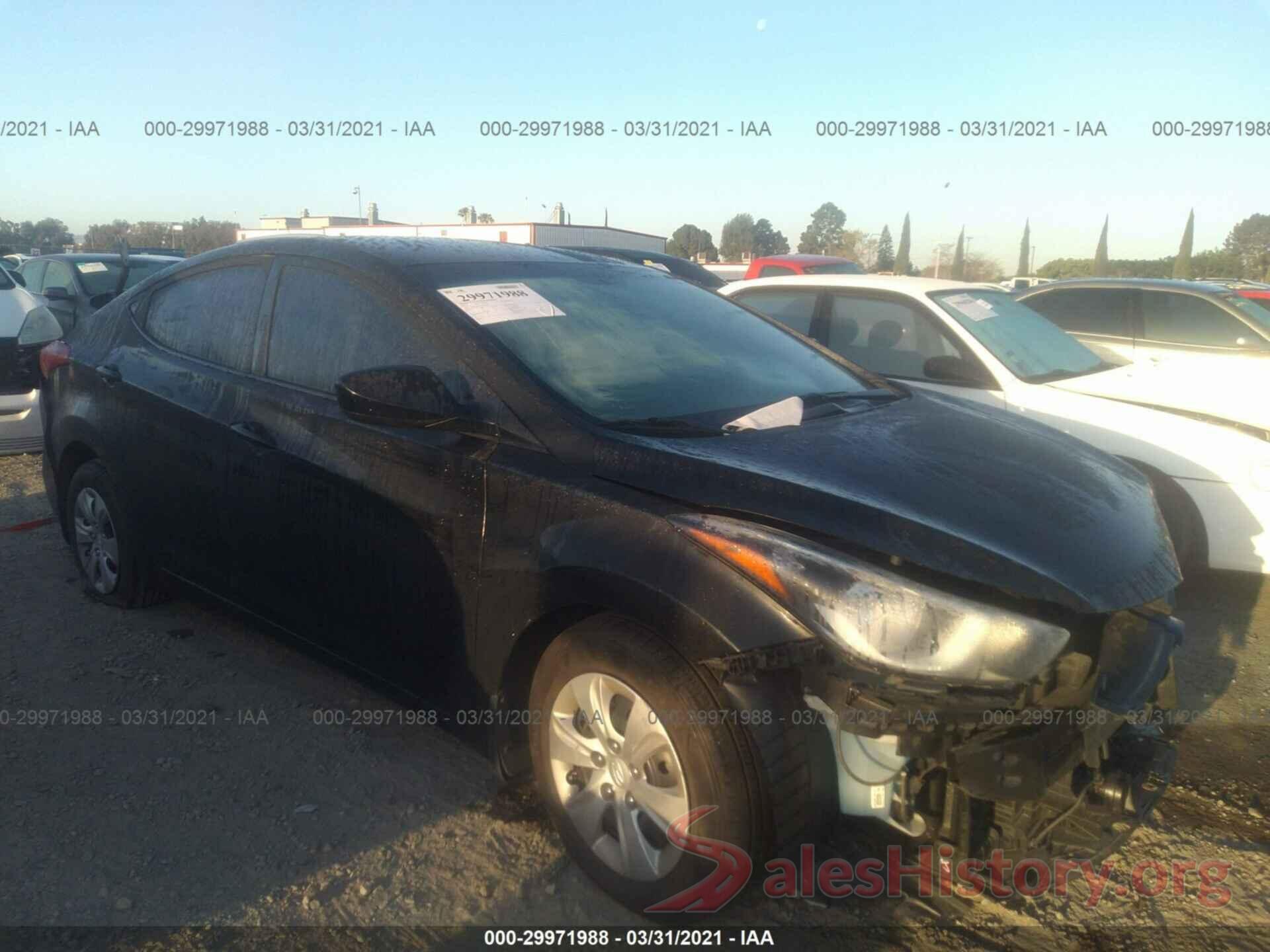 5NPDH4AE8GH729811 2016 HYUNDAI ELANTRA