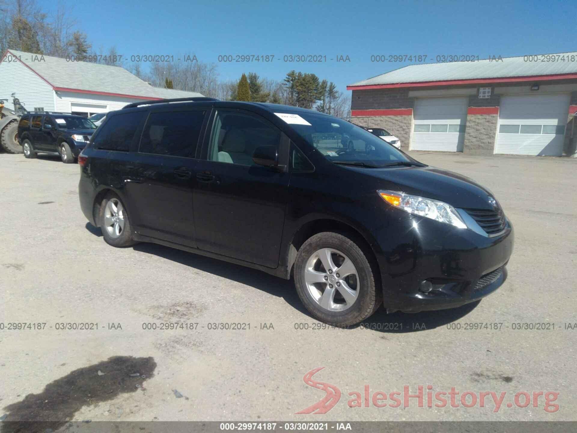 5TDKZ3DC4HS898728 2017 TOYOTA SIENNA