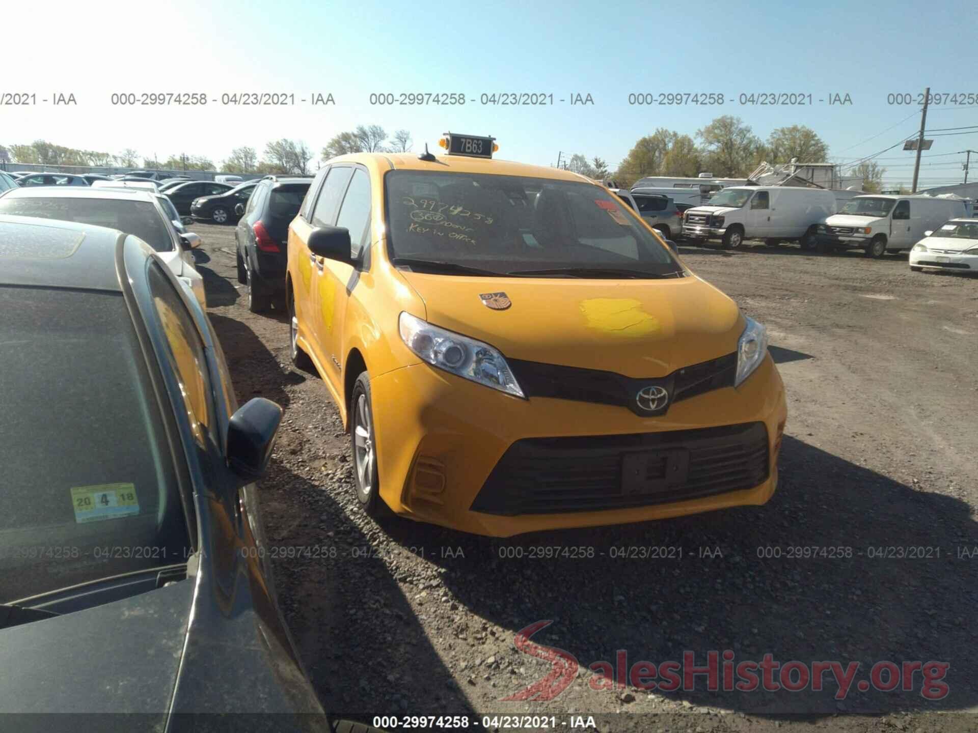 5TDZZ3DC5KS018304 2019 TOYOTA SIENNA