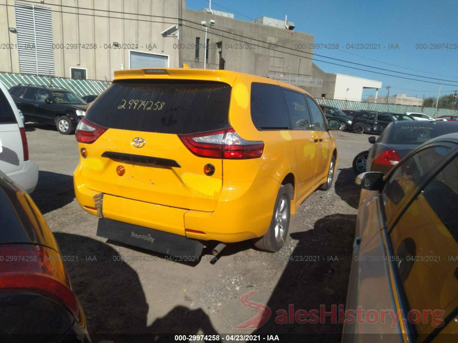 5TDZZ3DC5KS018304 2019 TOYOTA SIENNA