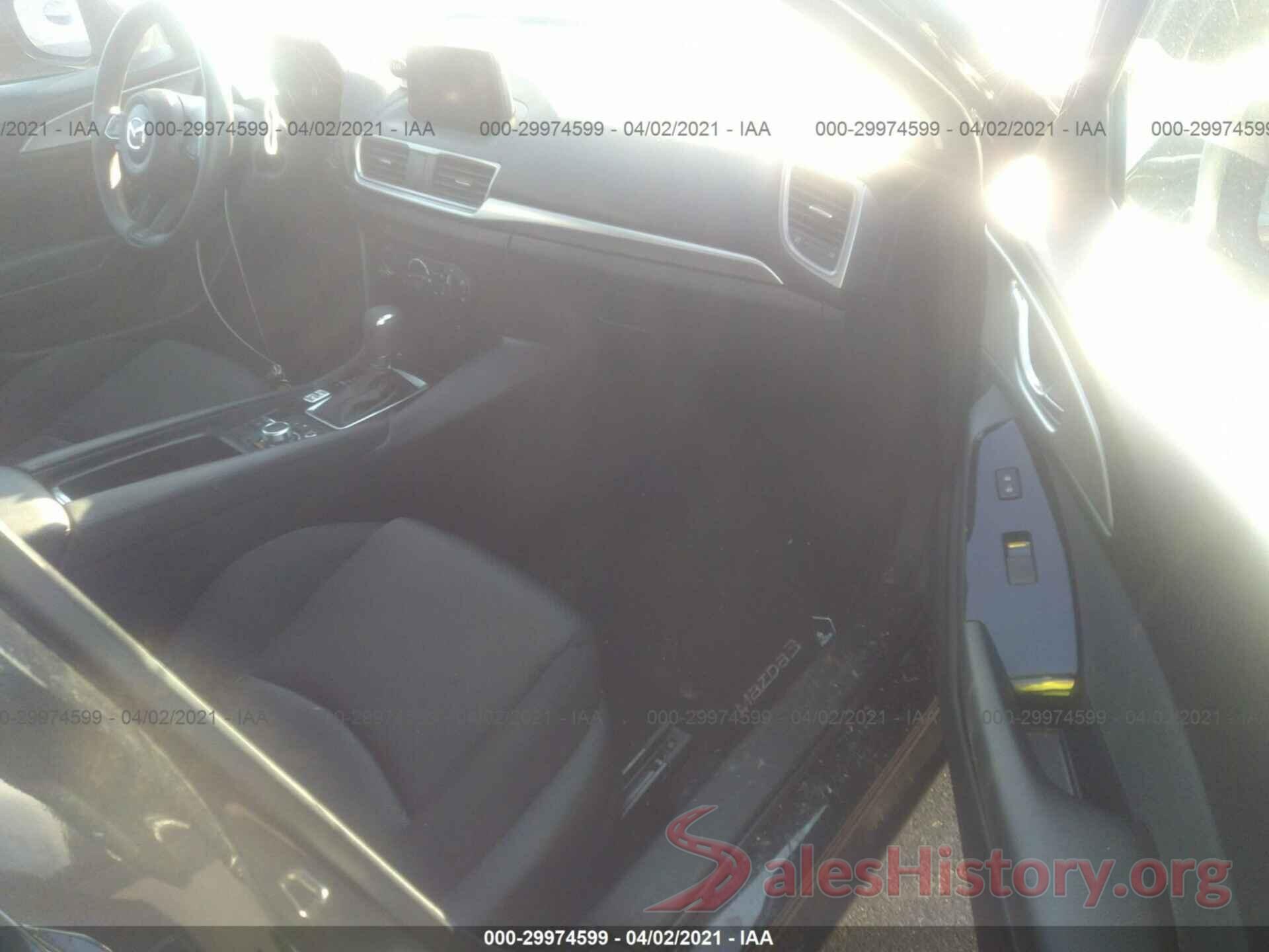 3MZBN1U79JM265082 2018 MAZDA MAZDA3 4-DOOR