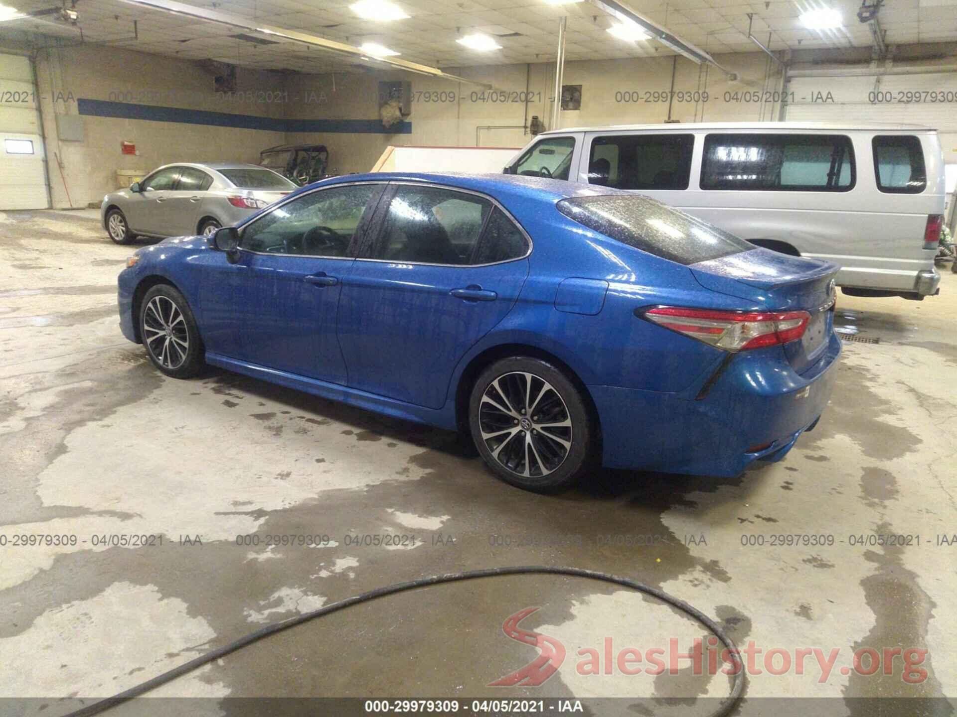 4T1B11HK6JU048965 2018 TOYOTA CAMRY