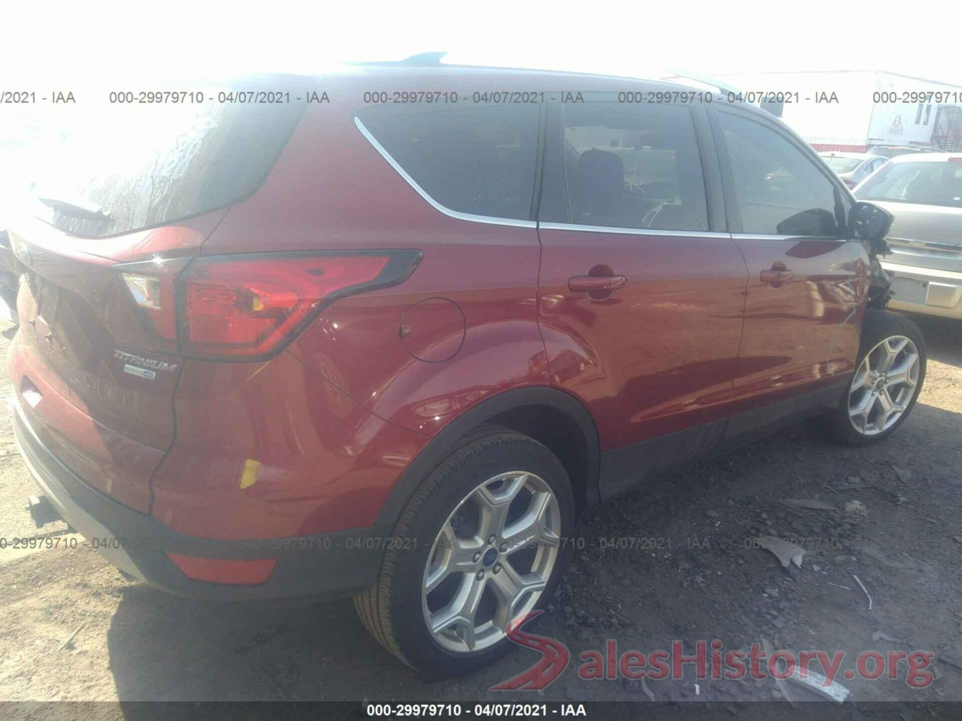 1FMCU9J93KUC21327 2019 FORD ESCAPE