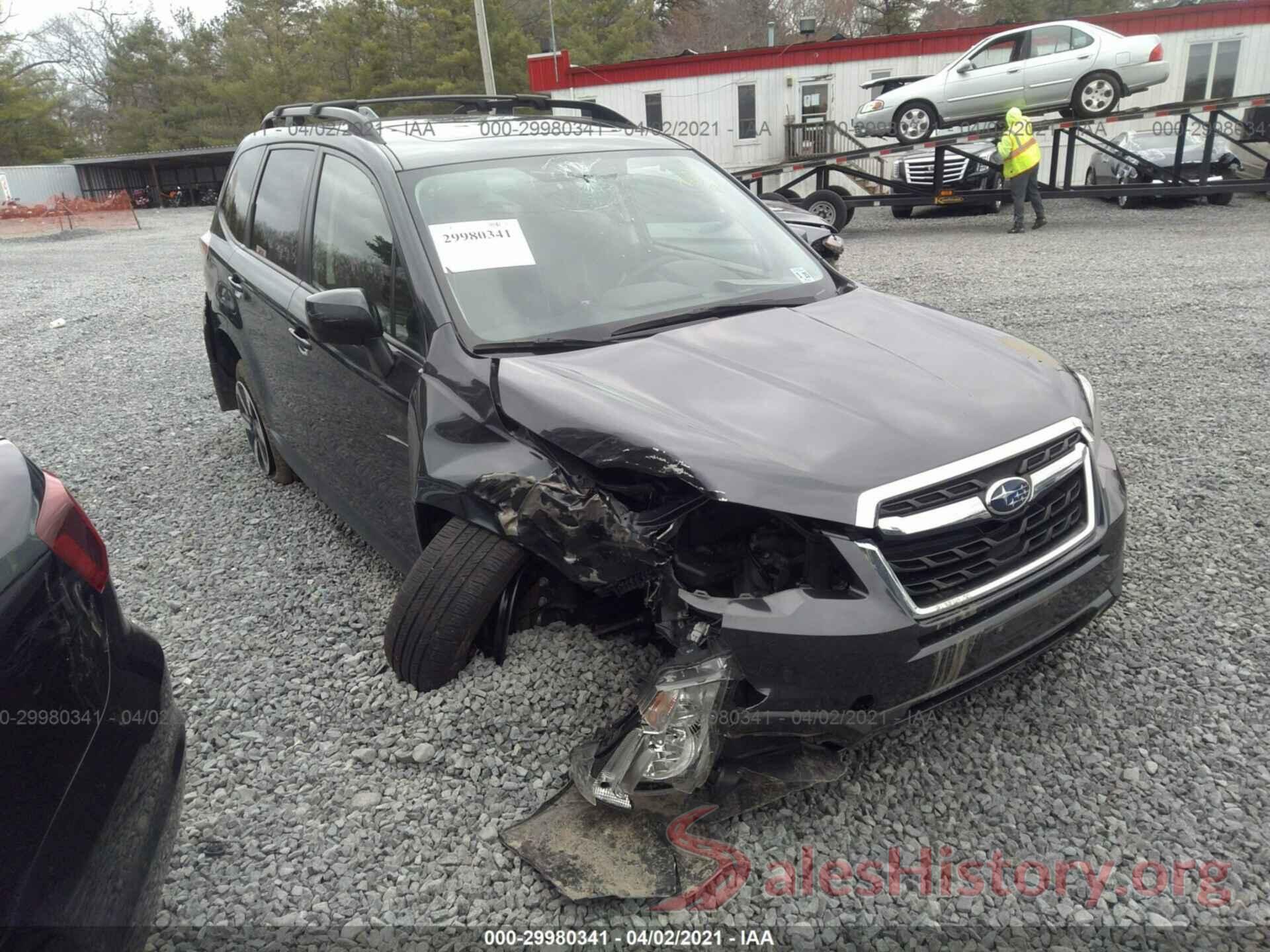 JF2SJAEC3JH524746 2018 SUBARU FORESTER