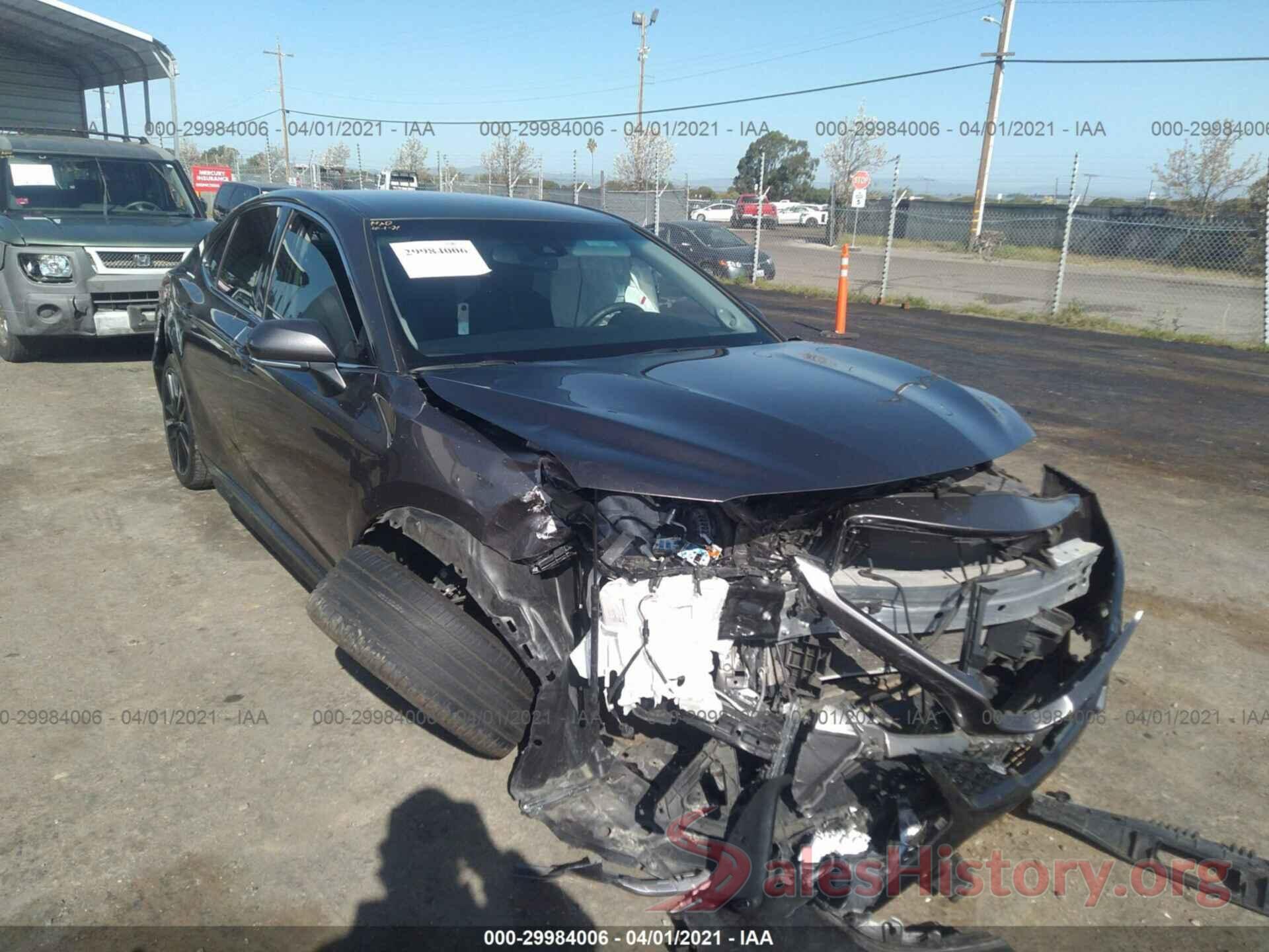 4T1B61HK2JU518331 2018 TOYOTA CAMRY