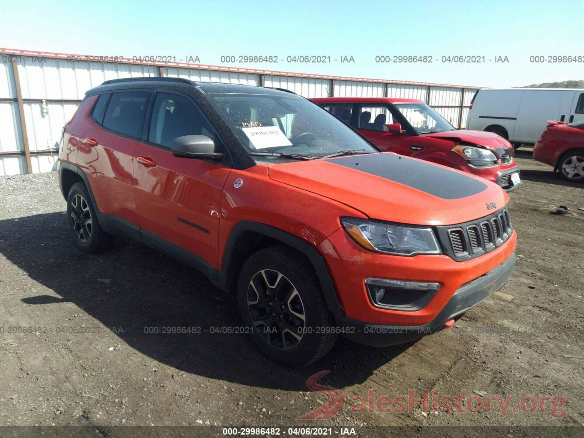 3C4NJDDB2KT683881 2019 JEEP COMPASS