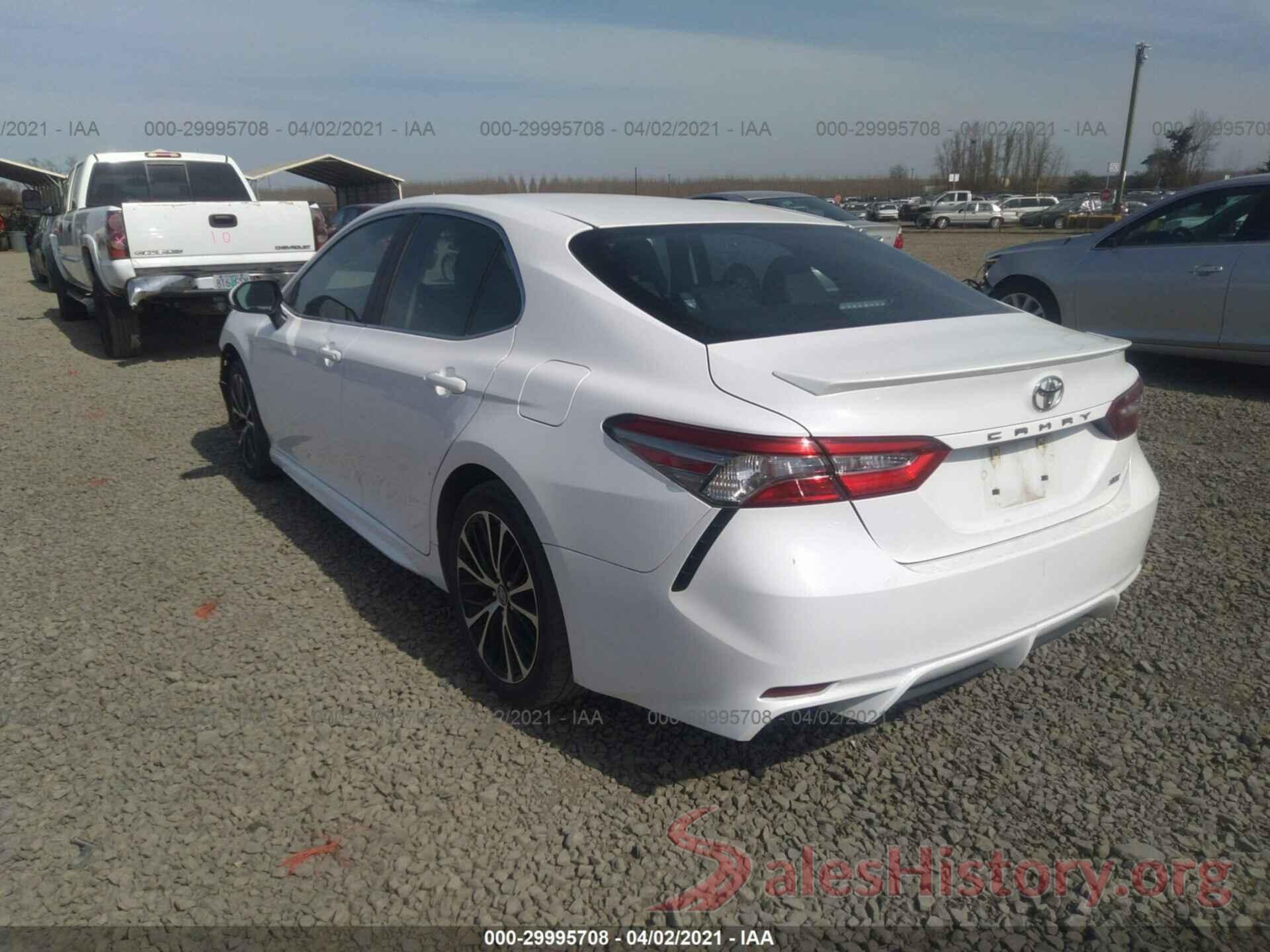 4T1B11HK1JU134720 2018 TOYOTA CAMRY